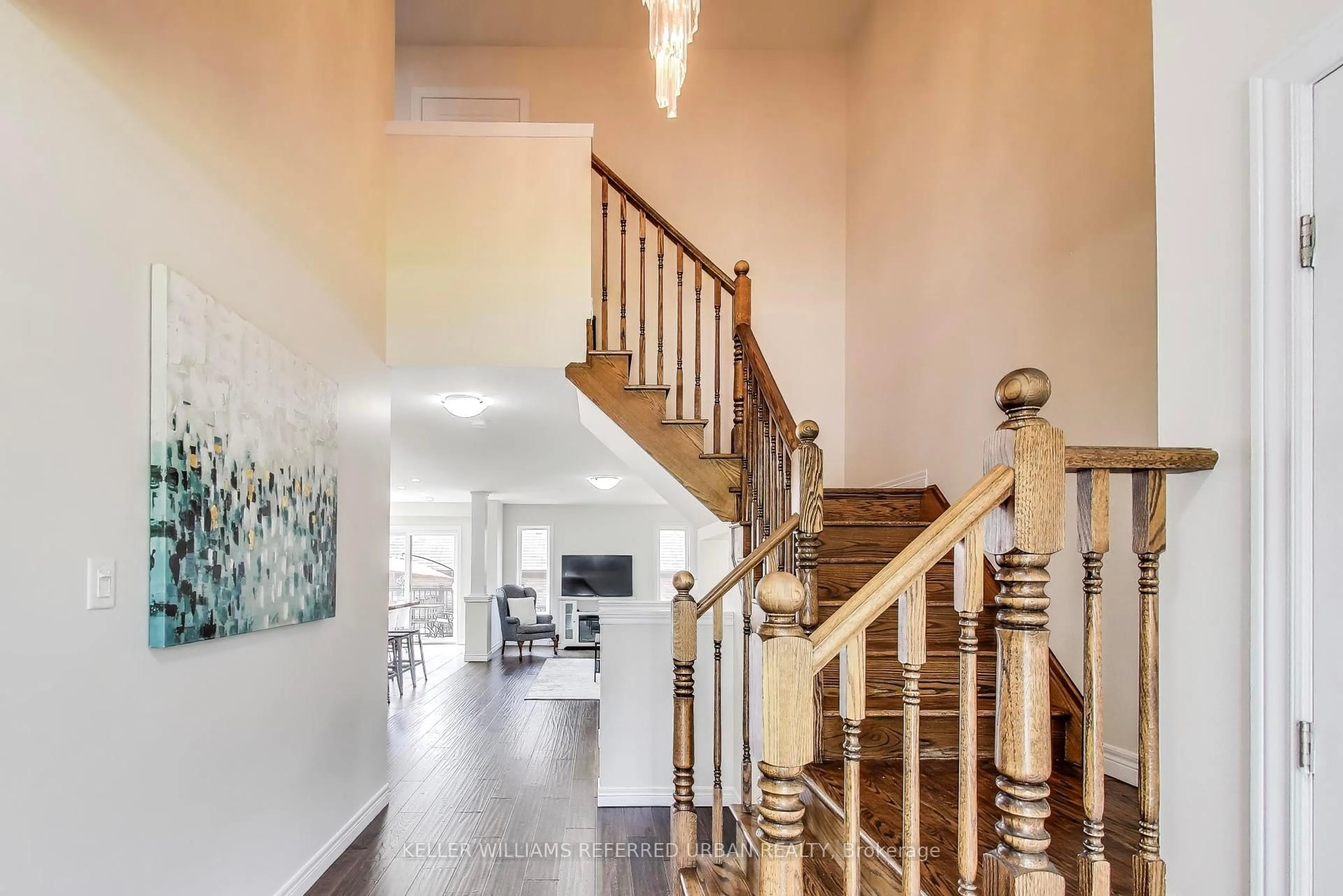 Indoor foyer for 7 Grandstand Dr, Hamilton Ontario L0R 1C0