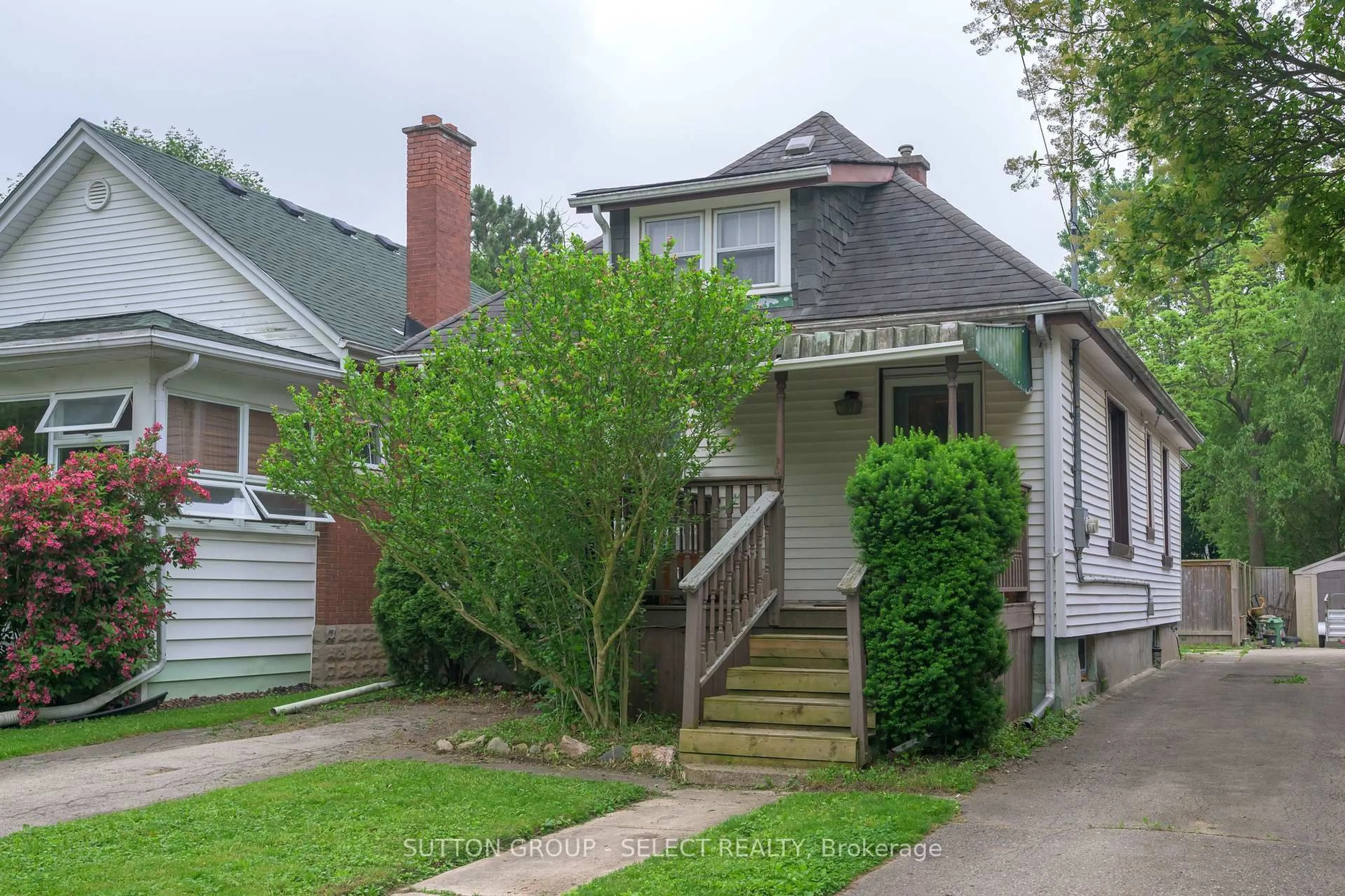 Unknown for 107 Langarth St, London South Ontario N6C 1Z3