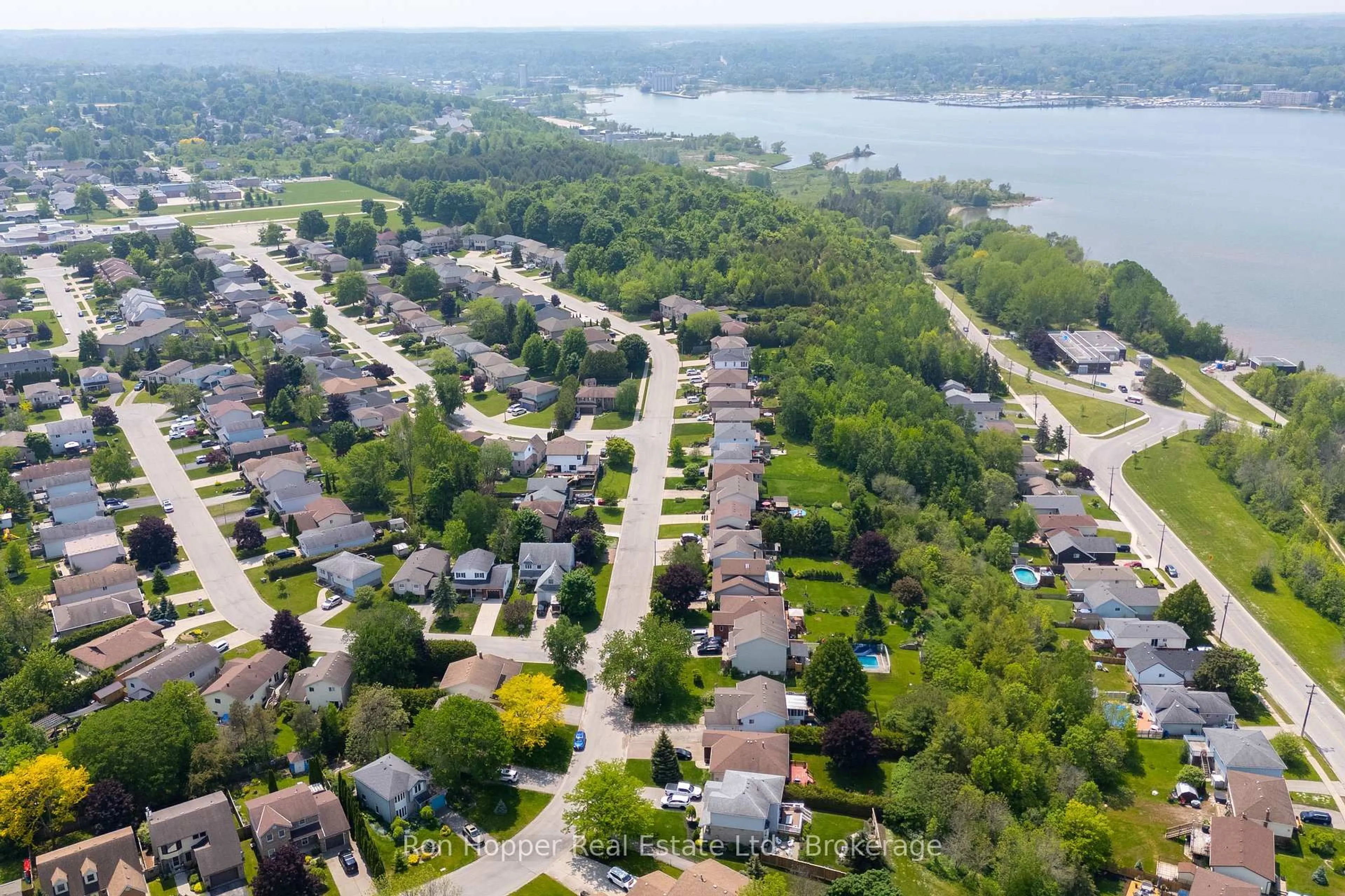 A pic from outside/outdoor area/front of a property/back of a property/a pic from drone, water/lake/river/ocean view for 855 27th St, Owen Sound Ontario N4K 6S5