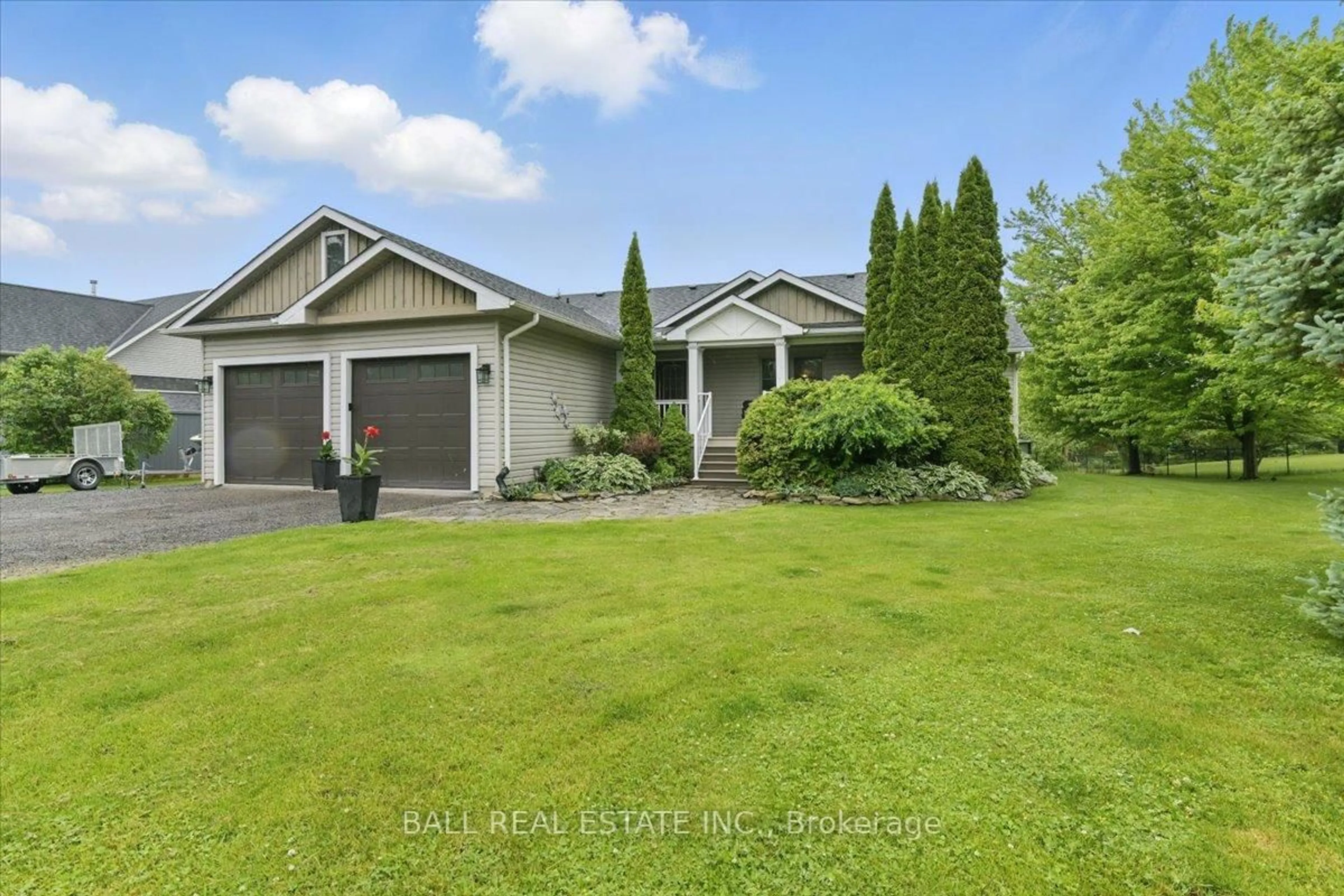 A pic from outside/outdoor area/front of a property/back of a property/a pic from drone, unknown for 1907 Pratts Marina Rd, Selwyn Ontario K0L 2H0