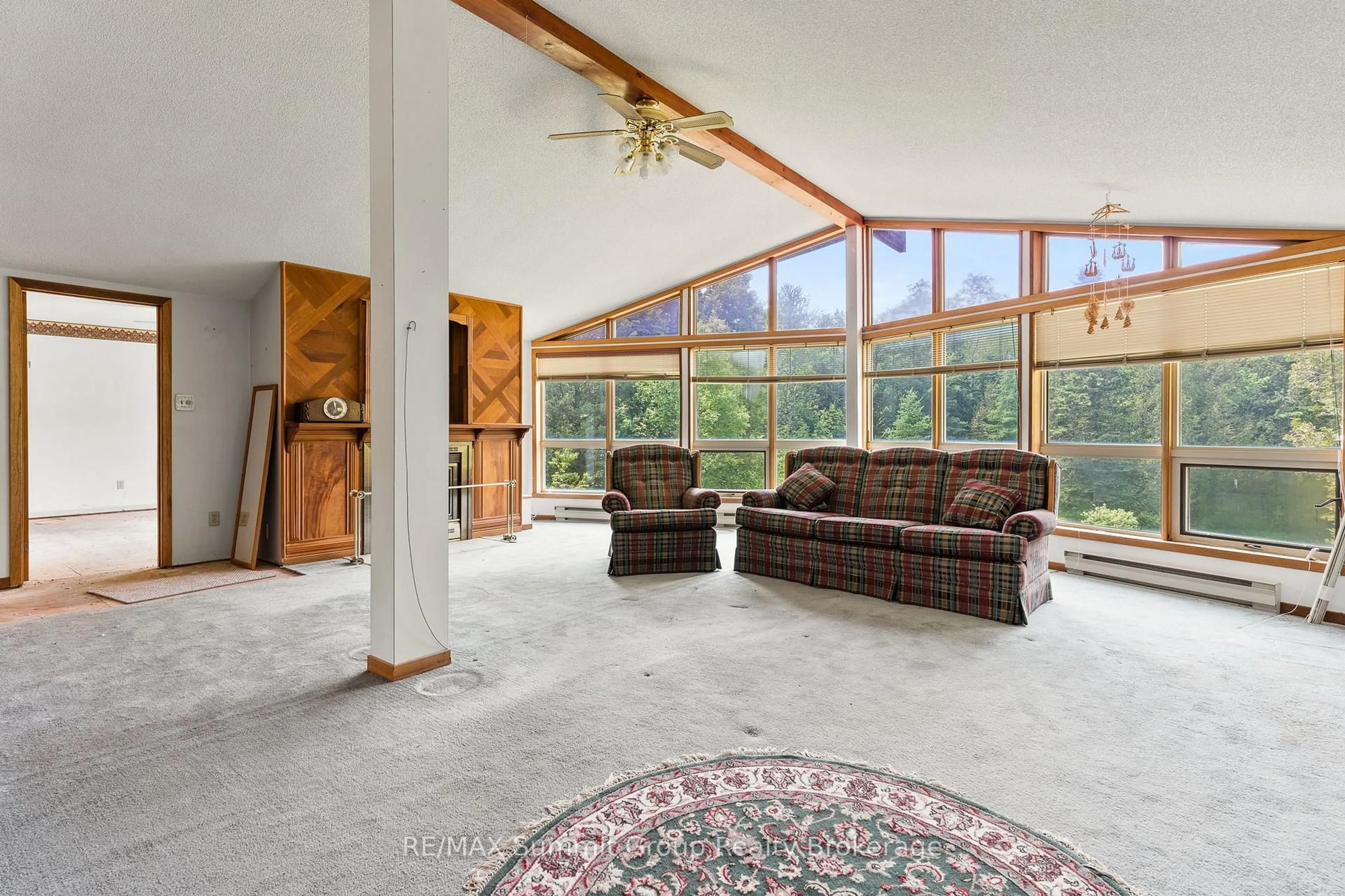 Indoor foyer for 633476 Artemesia-Glenelg Townline, West Grey Ontario N0C 1K0