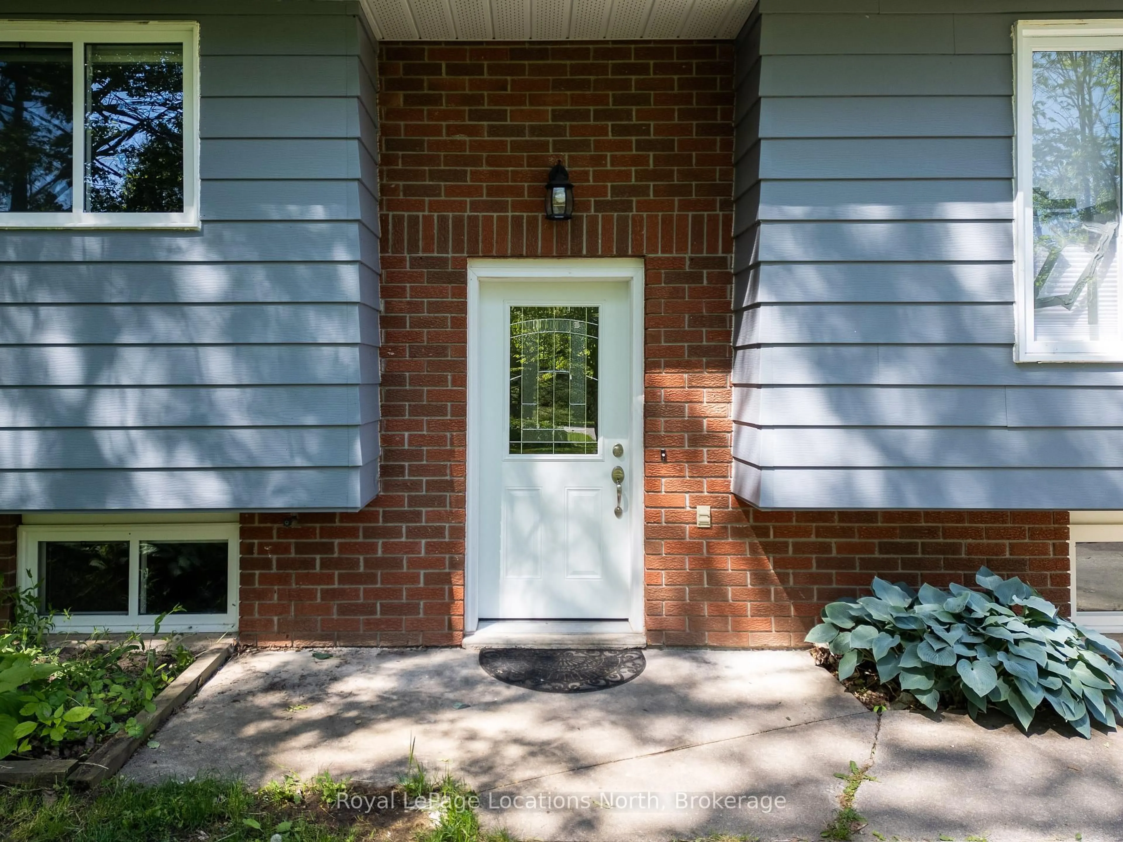 Home with brick exterior material, street for 194 Centre St, Meaford Ontario N4L 1E8