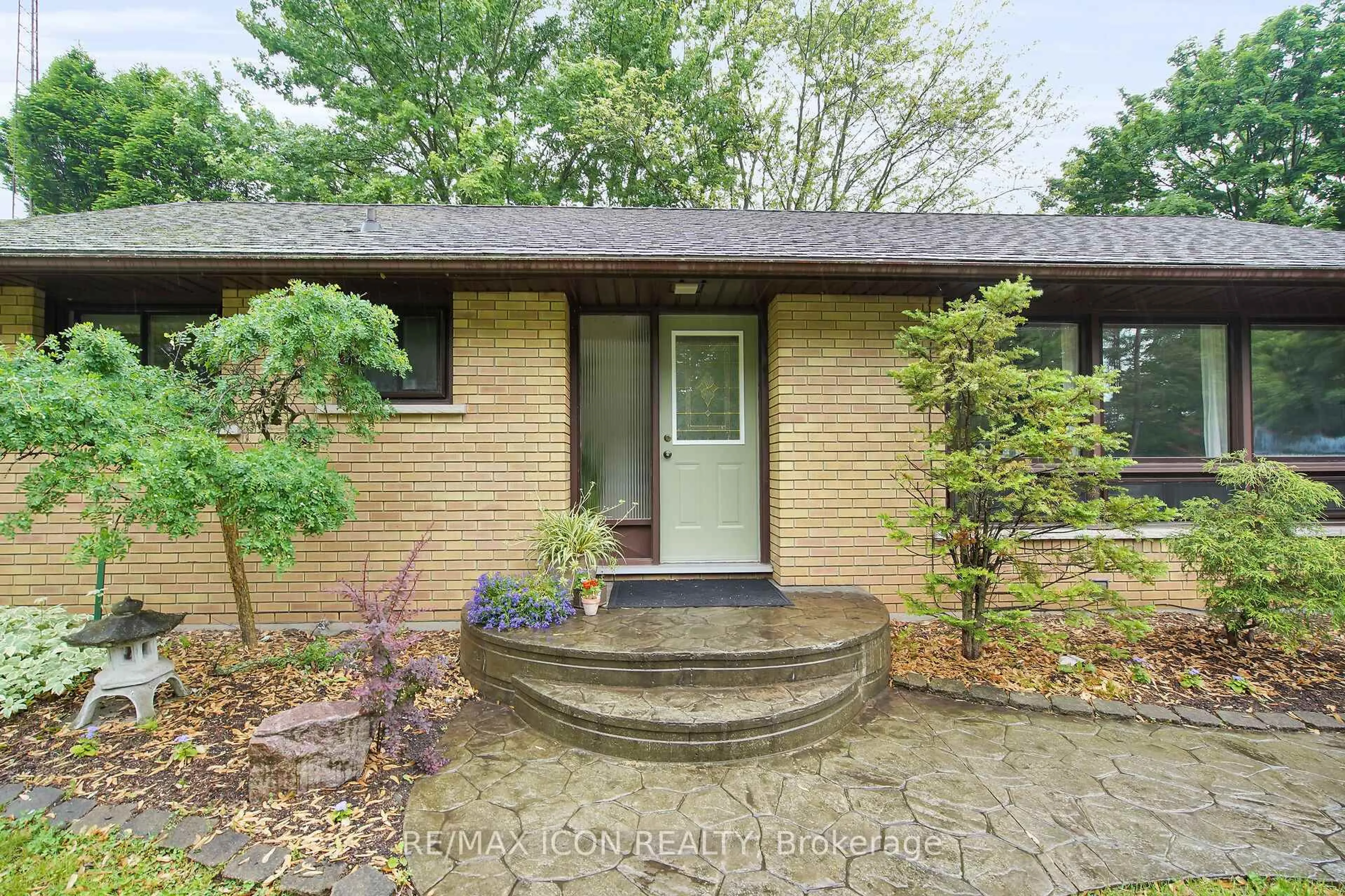 Home with brick exterior material, street for 8241 Sandytown Rd, Bayham Ontario N0J 1Y0