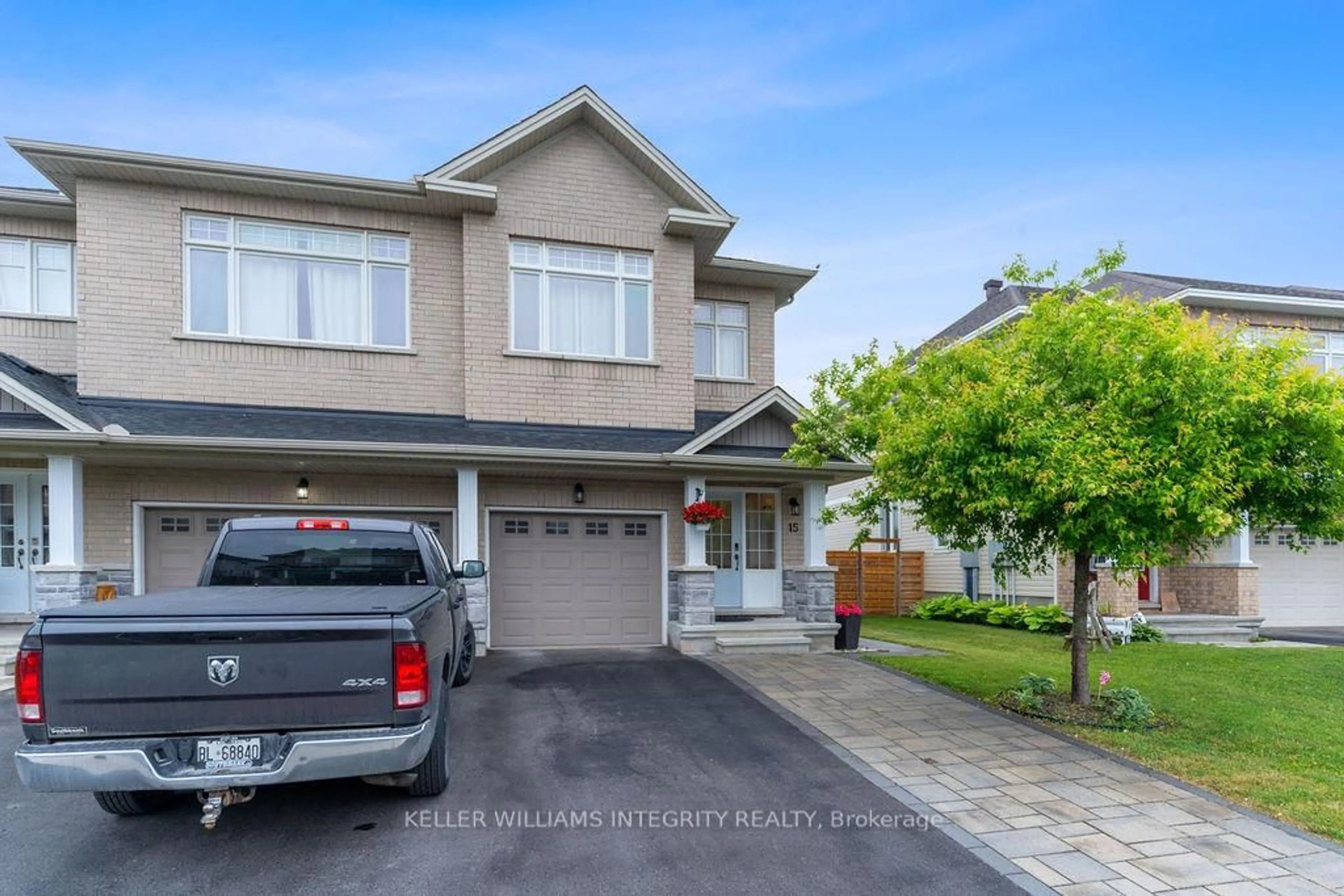Home with vinyl exterior material, street for 15 Peever Pl, Carleton Place Ontario K7C 0C4