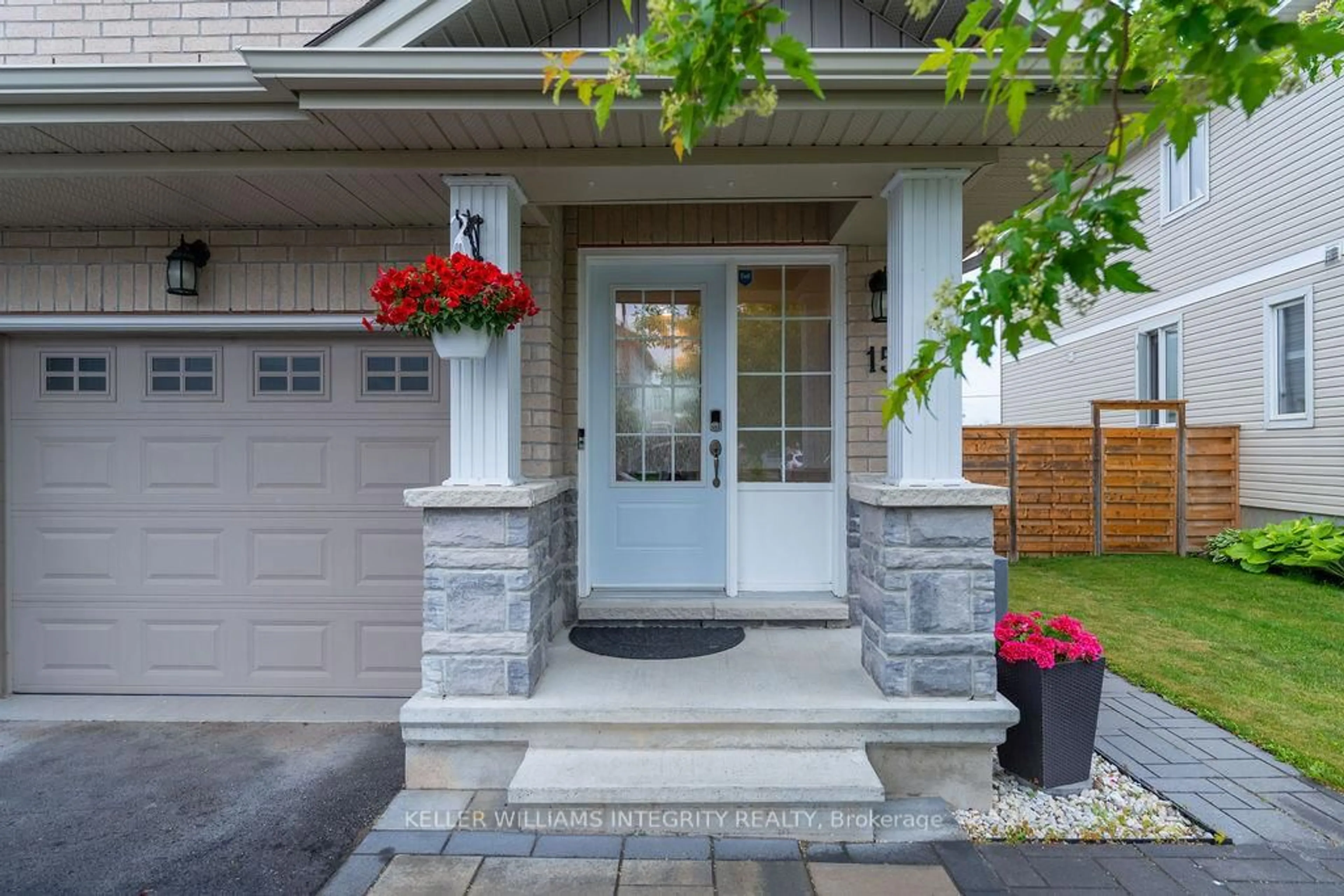 Indoor entryway for 15 Peever Pl, Carleton Place Ontario K7C 0C4