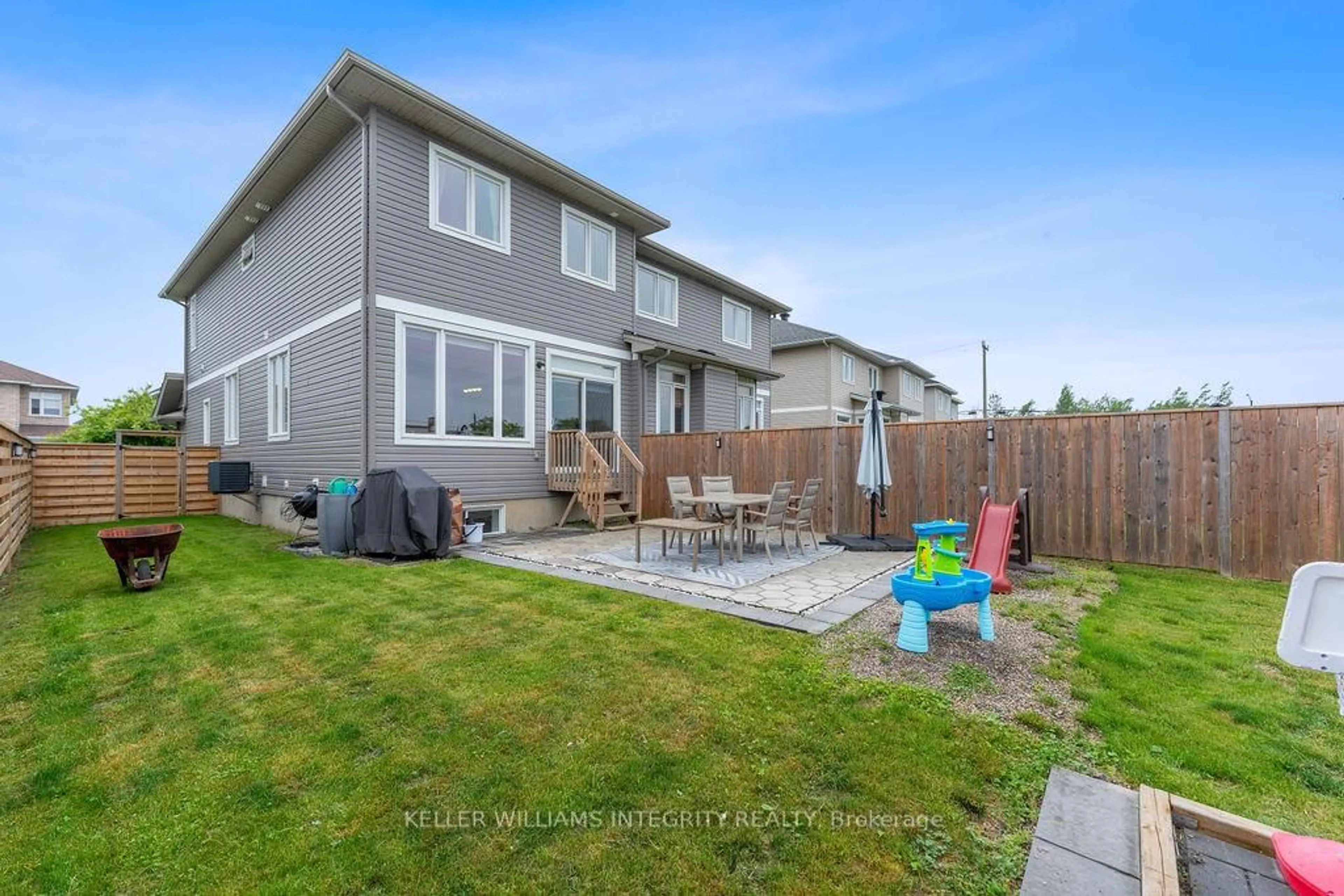 Patio, street for 15 Peever Pl, Carleton Place Ontario K7C 0C4