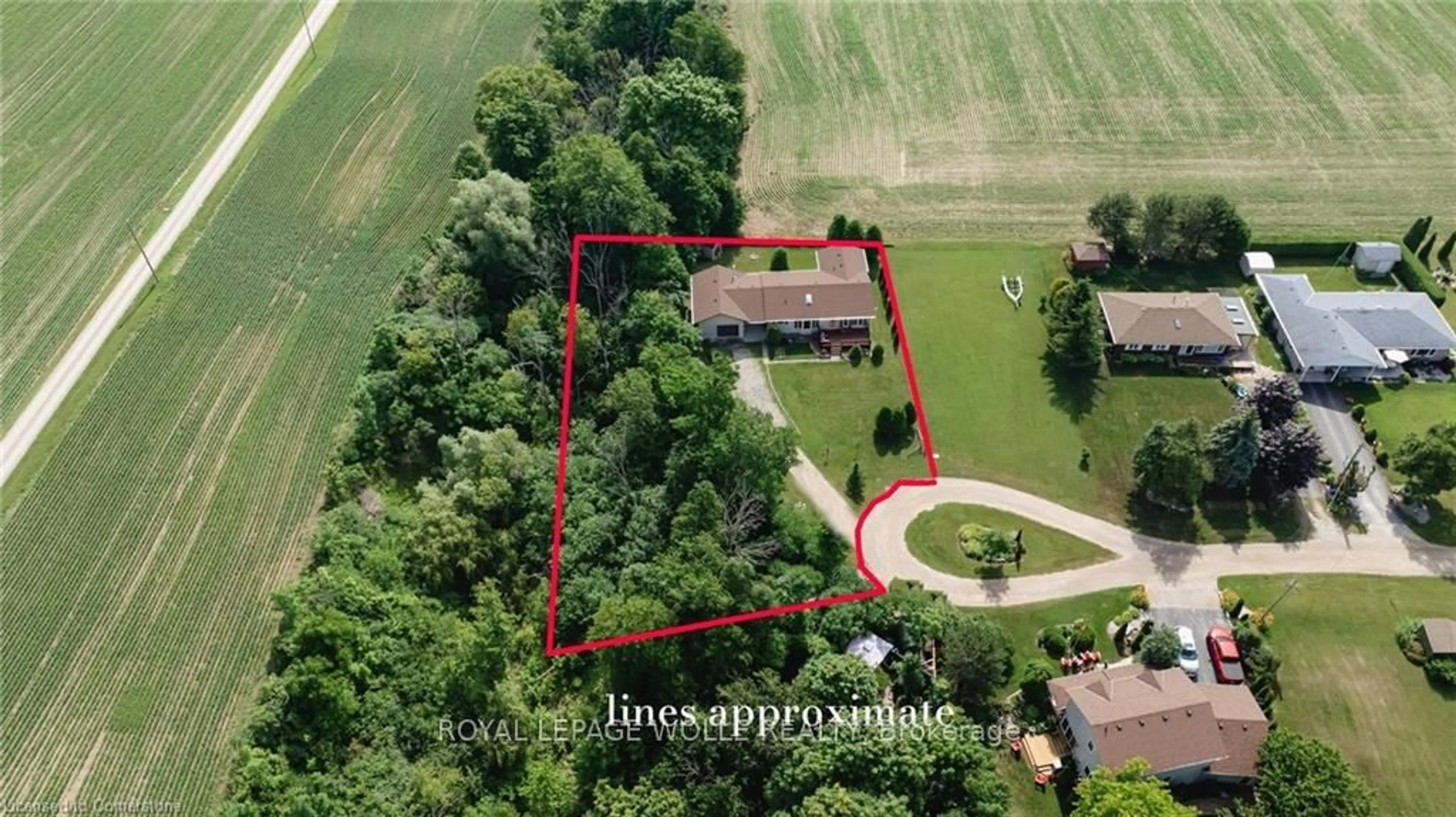 A pic from outside/outdoor area/front of a property/back of a property/a pic from drone, building for 73034 Claudette Dr, Bluewater Ontario N0M 2T0