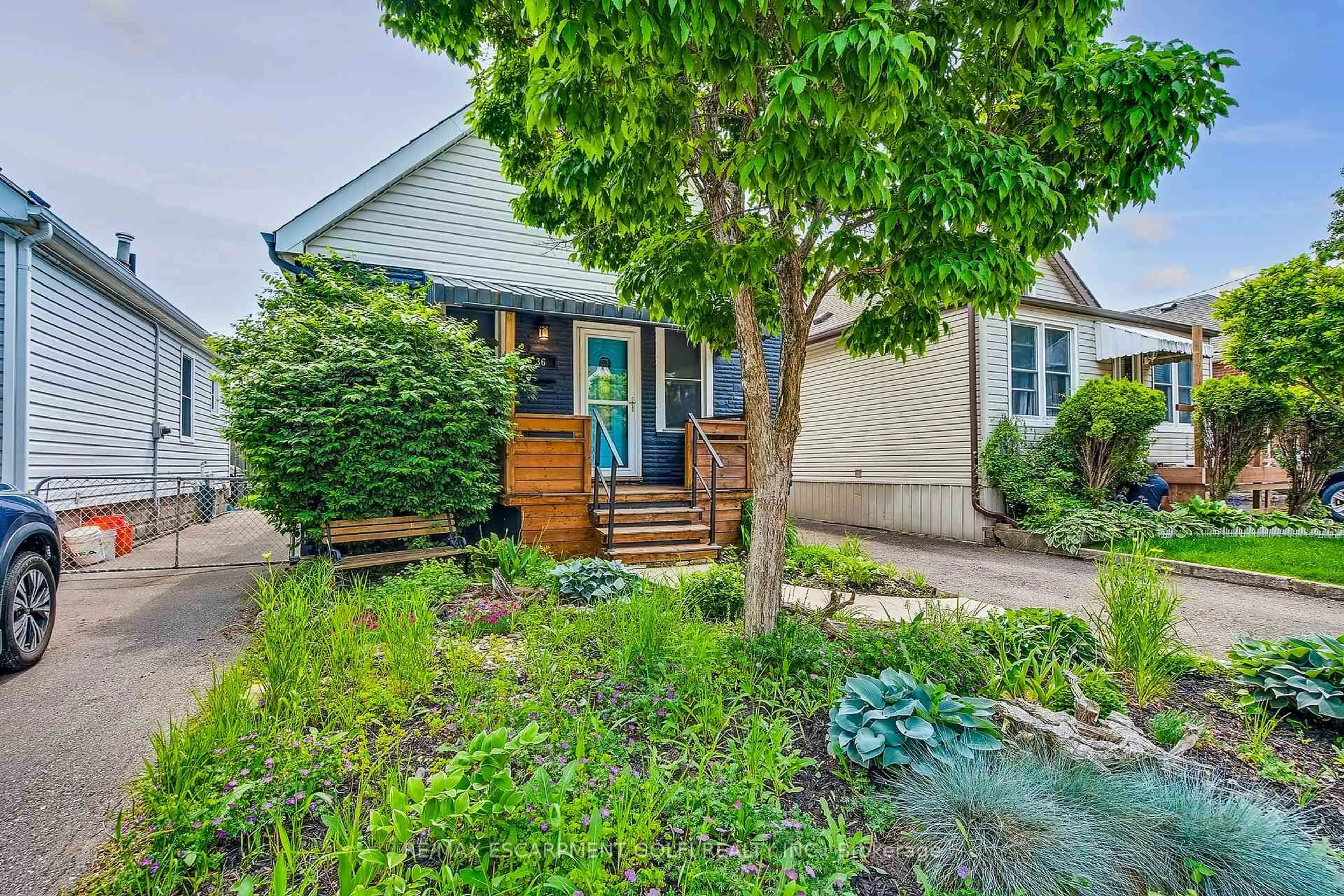 Unknown for 36 Barons Ave, Hamilton Ontario L8H 5A2
