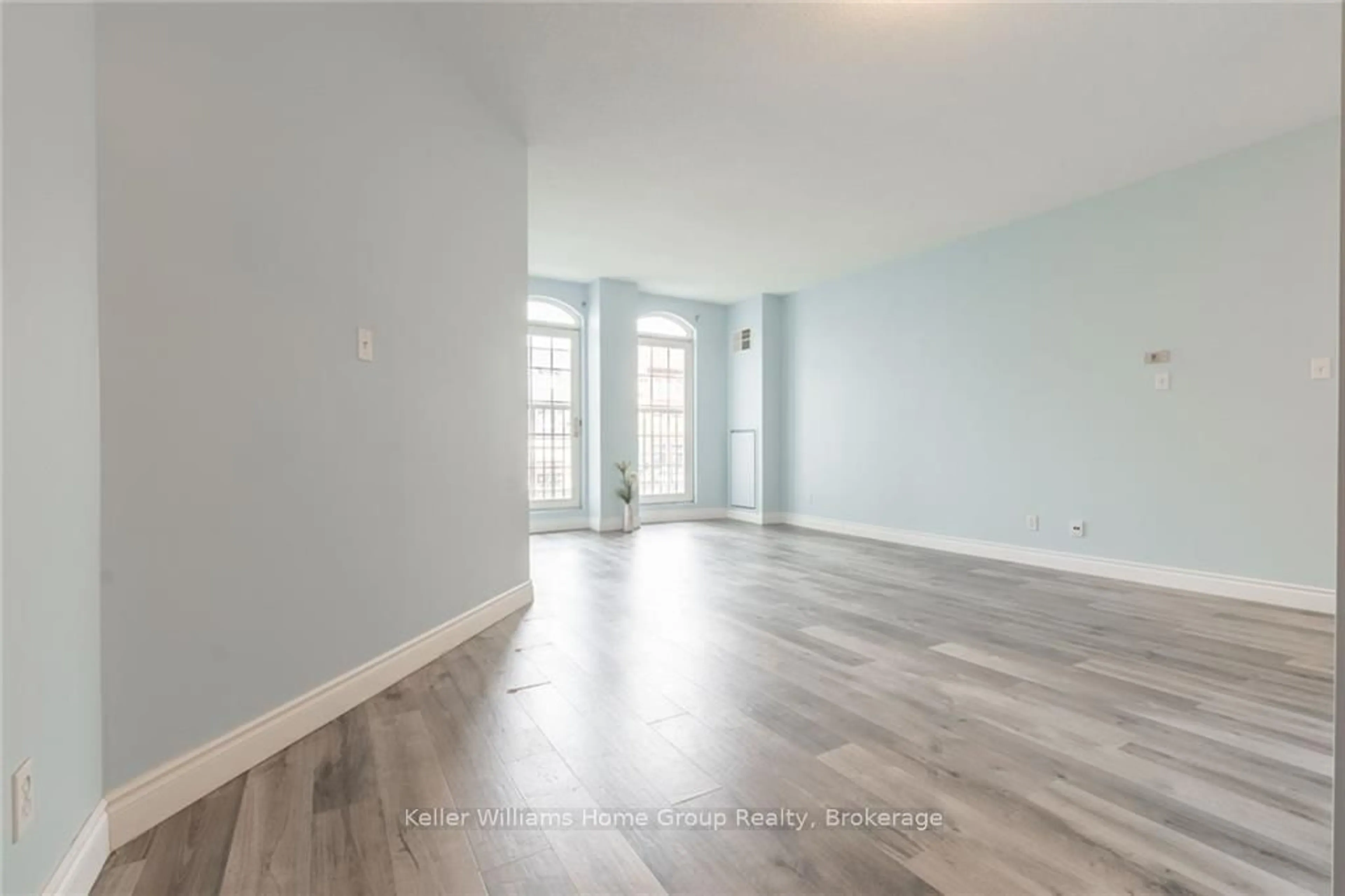 A pic of a room for 135 James St #209, Hamilton Ontario L8P 2Z6