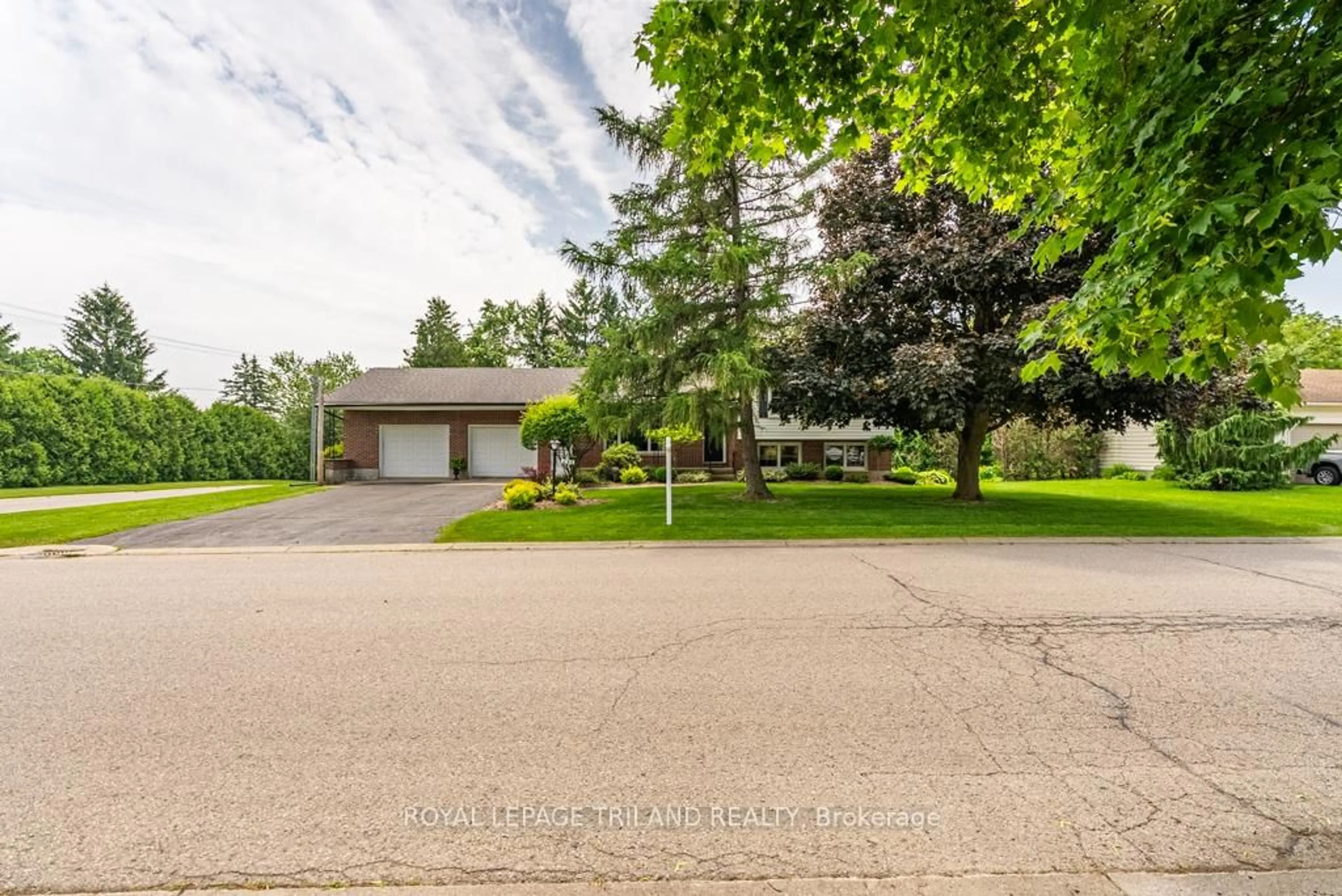 A pic from outside/outdoor area/front of a property/back of a property/a pic from drone, street for 235 UNION St, Central Elgin Ontario N0L 1B0