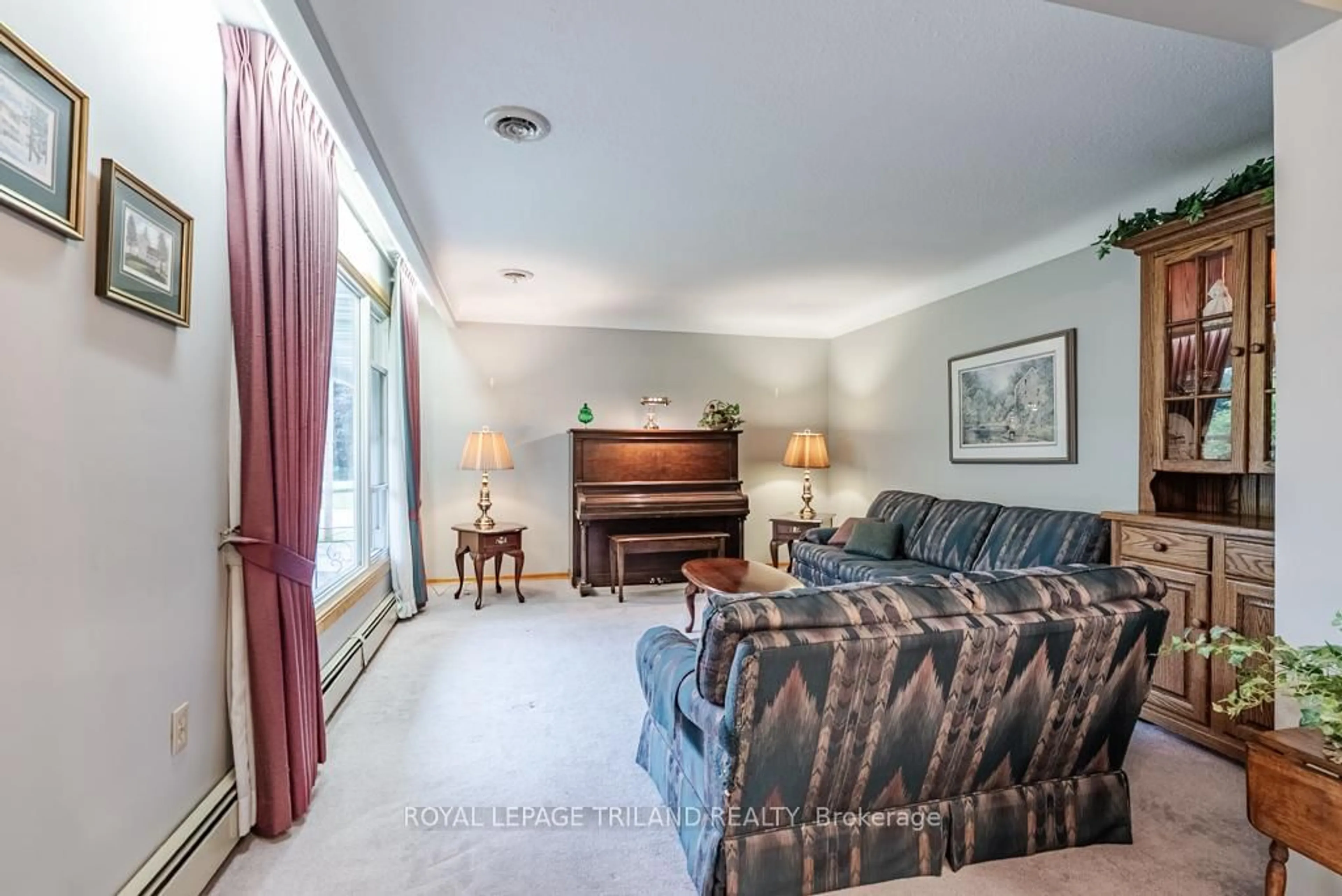 Living room with furniture, unknown for 235 UNION St, Central Elgin Ontario N0L 1B0