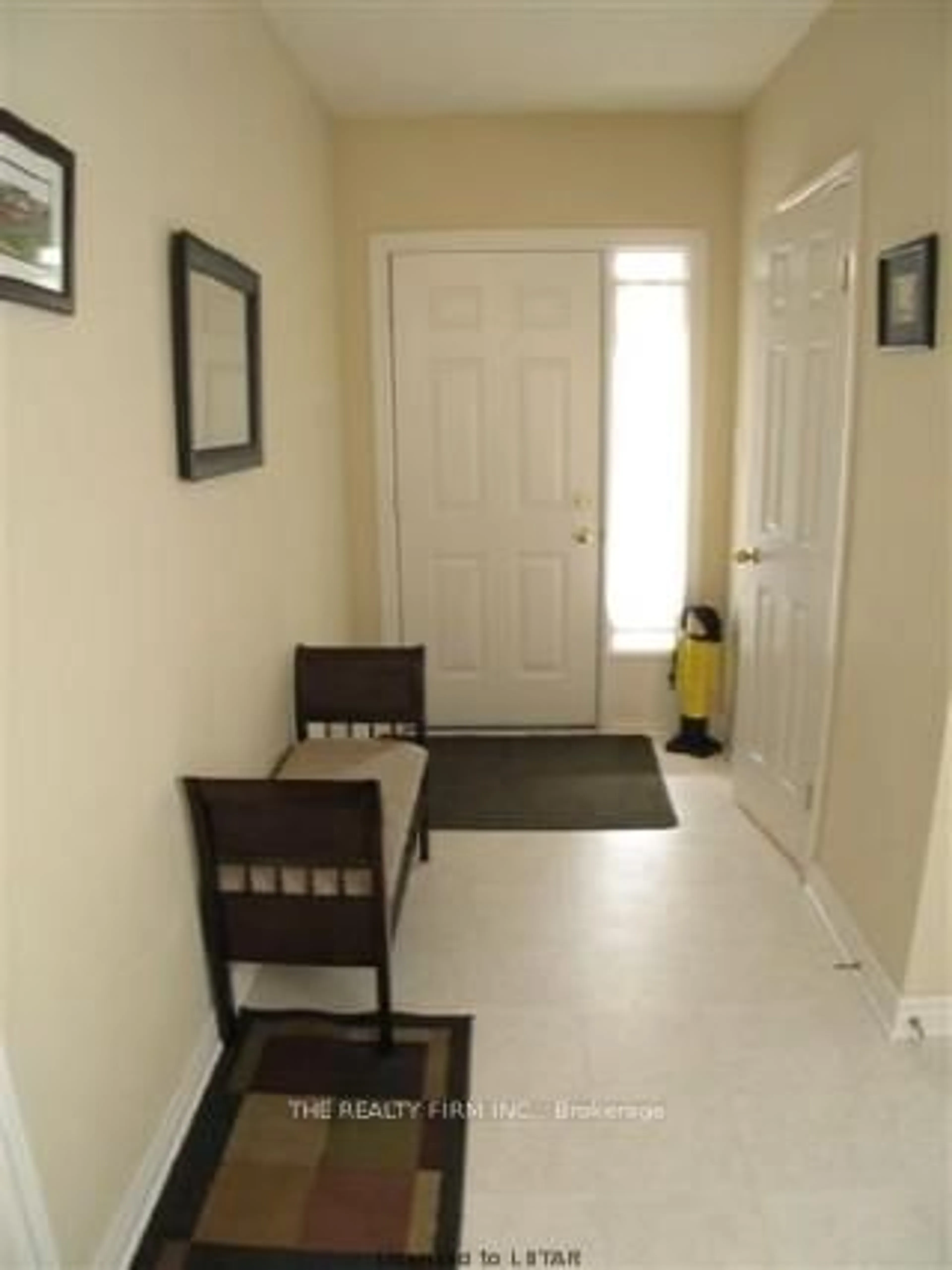 Indoor entryway for 505 Blue Jay Dr #67, London North Ontario N5X 4K7