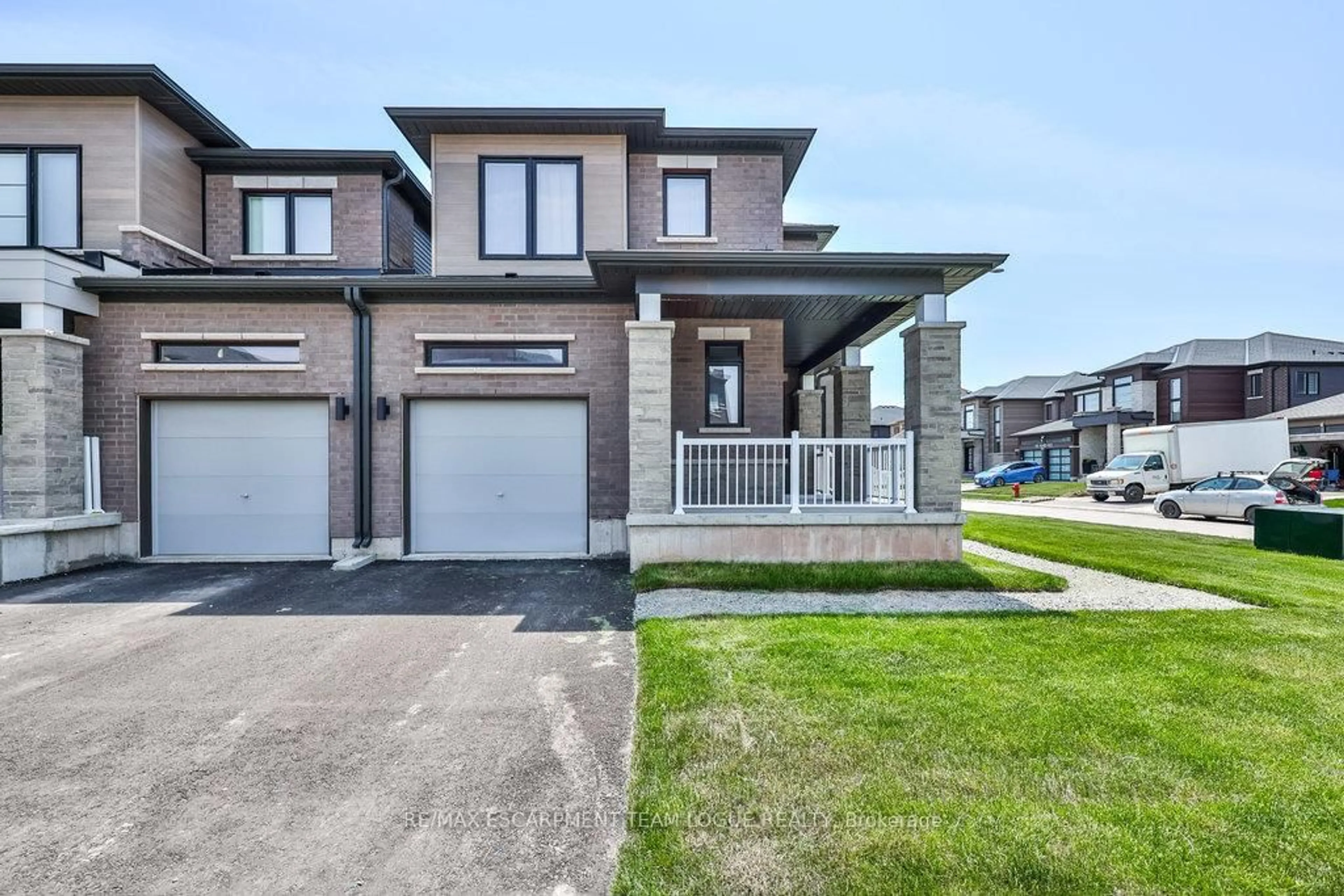 Home with brick exterior material, street for 41 Bentgrass Dr, Welland Ontario L3B 0H4
