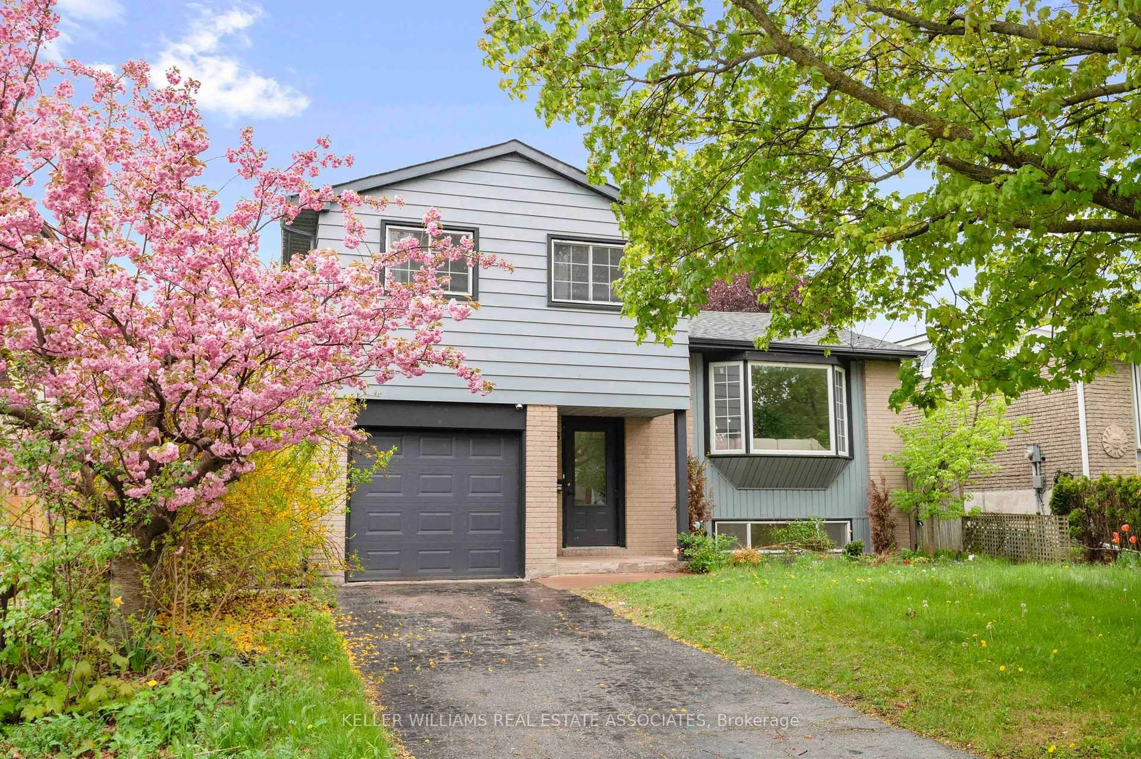Home with vinyl exterior material, street for 1236 Avonlea Rd, Cambridge Ontario N3H 4Z8