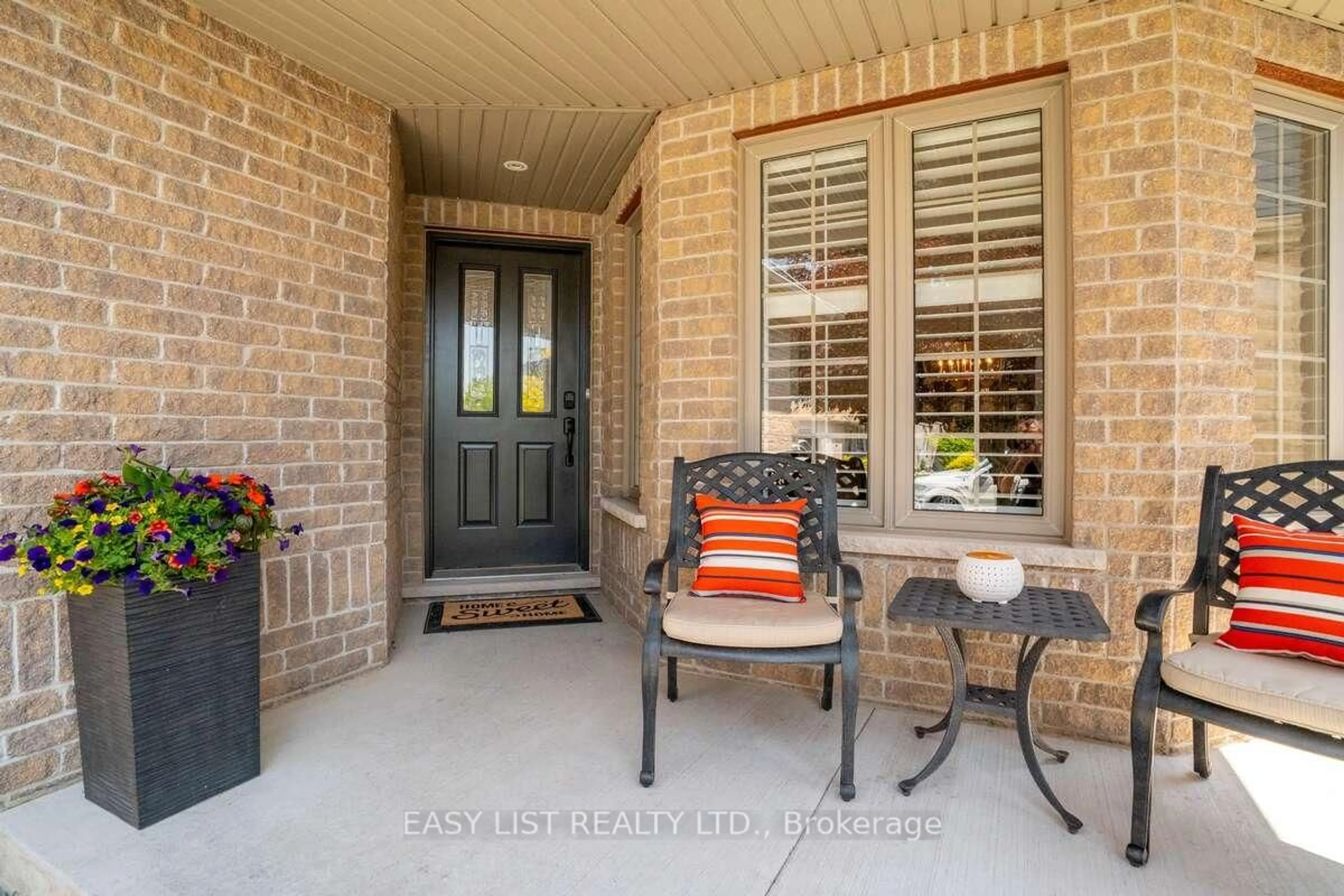 Indoor entryway for 53 Grey Oak Dr, Guelph Ontario N1L 1P3