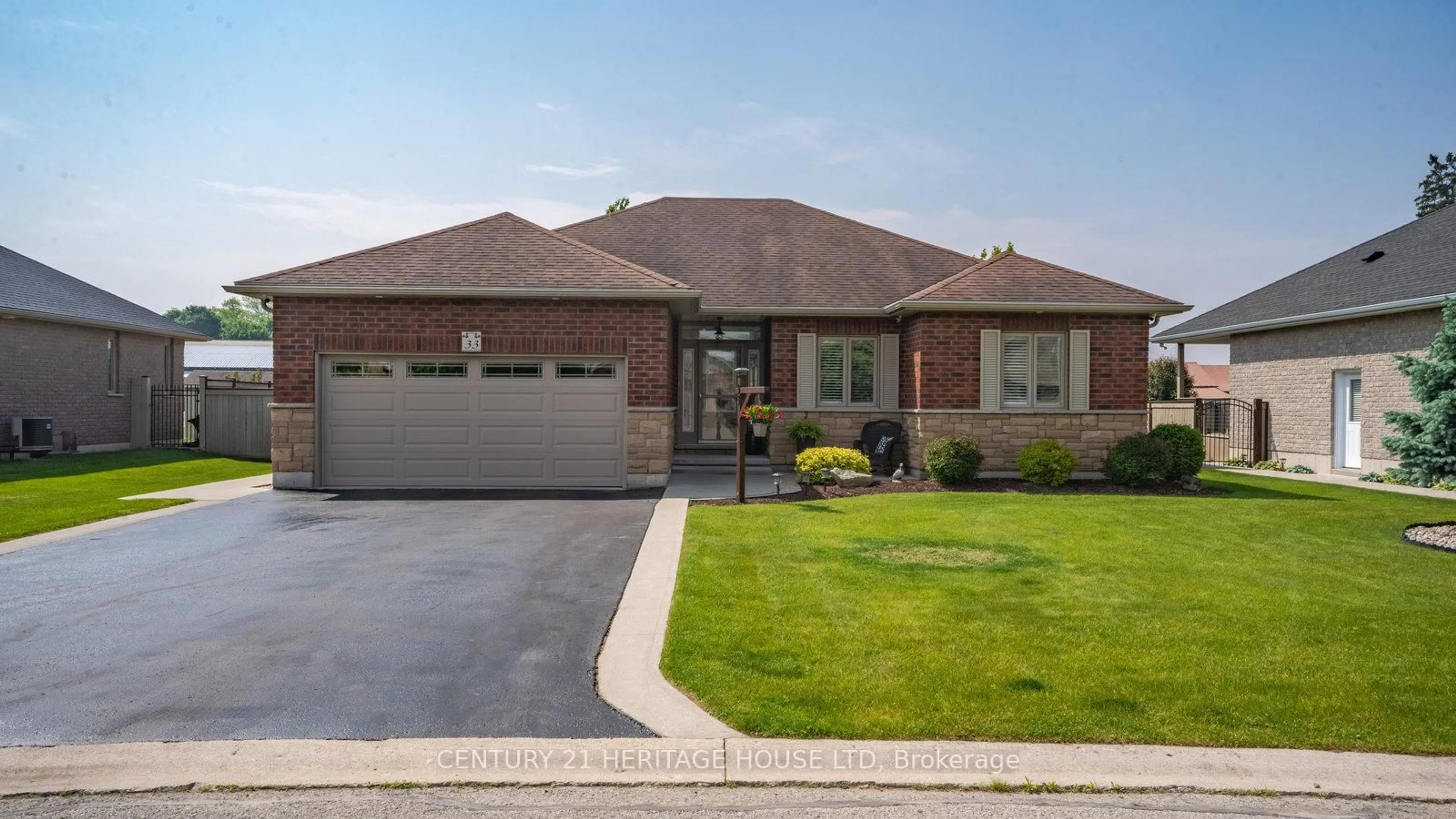 Home with brick exterior material, street for 33 Melody Dr, Norfolk Ontario N4B 3E1