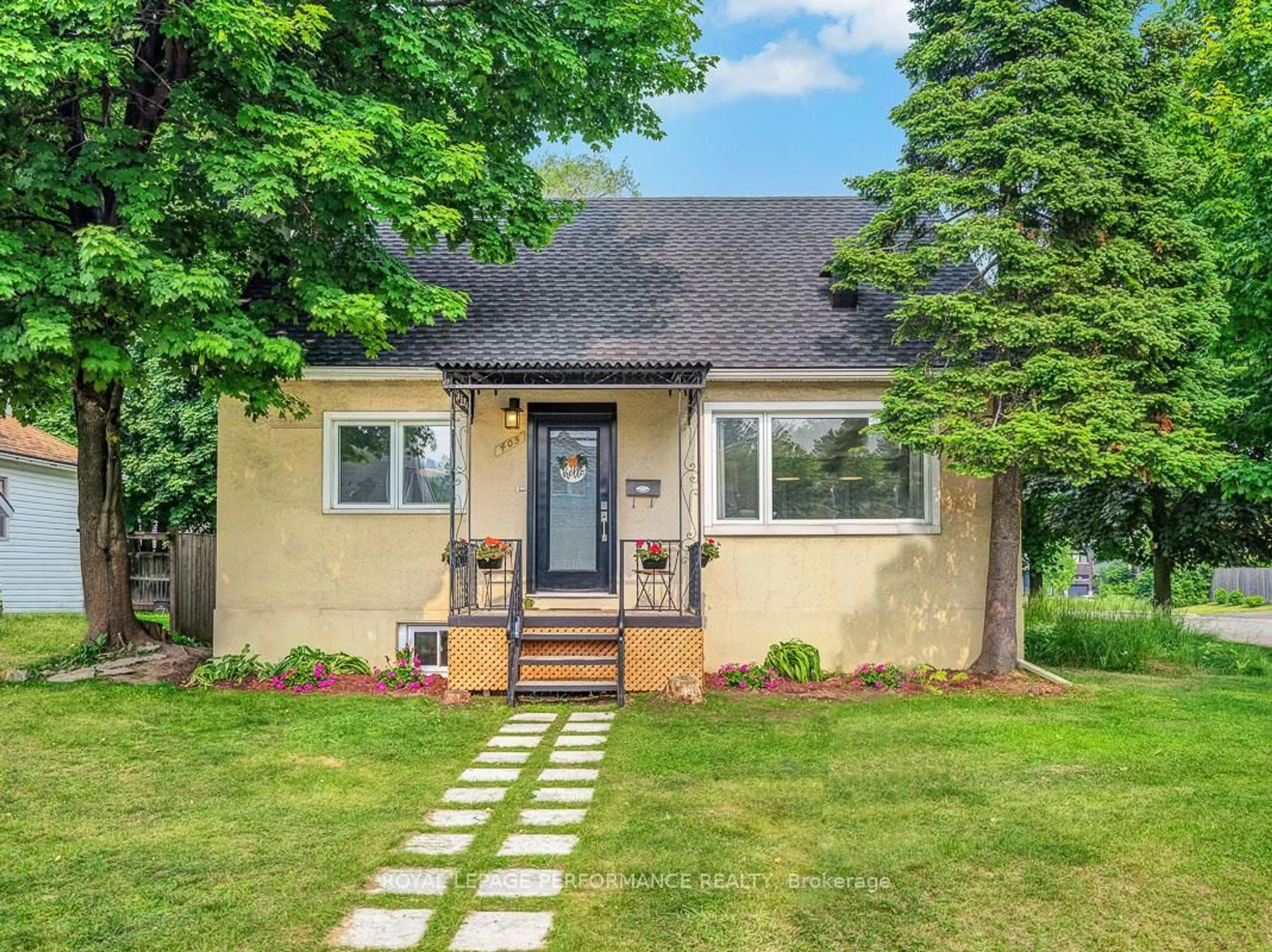 Unknown for 405 Allen Blvd, Ottawa Ontario K1L 7B6