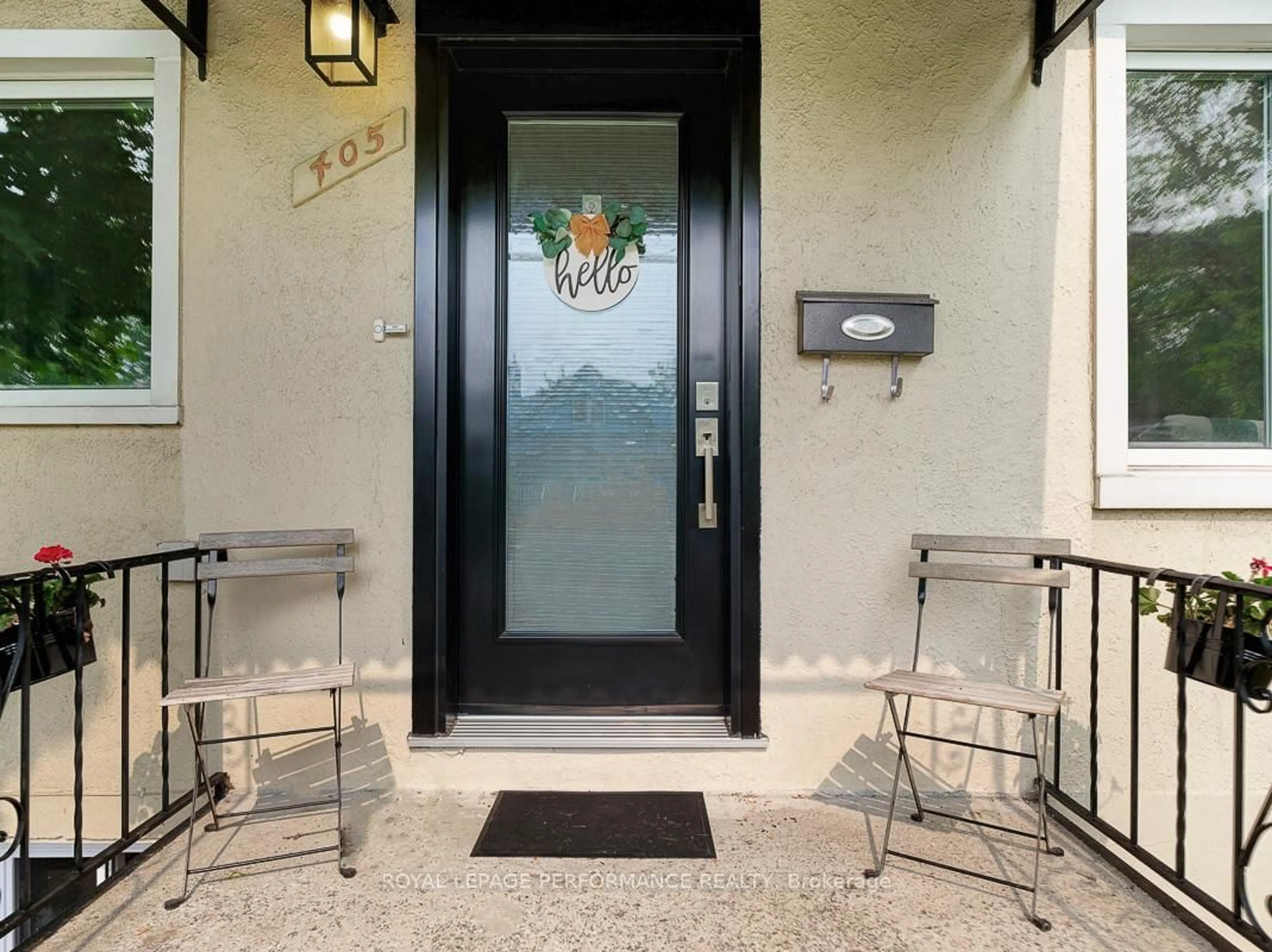 Unknown for 405 Allen Blvd, Ottawa Ontario K1L 7B6