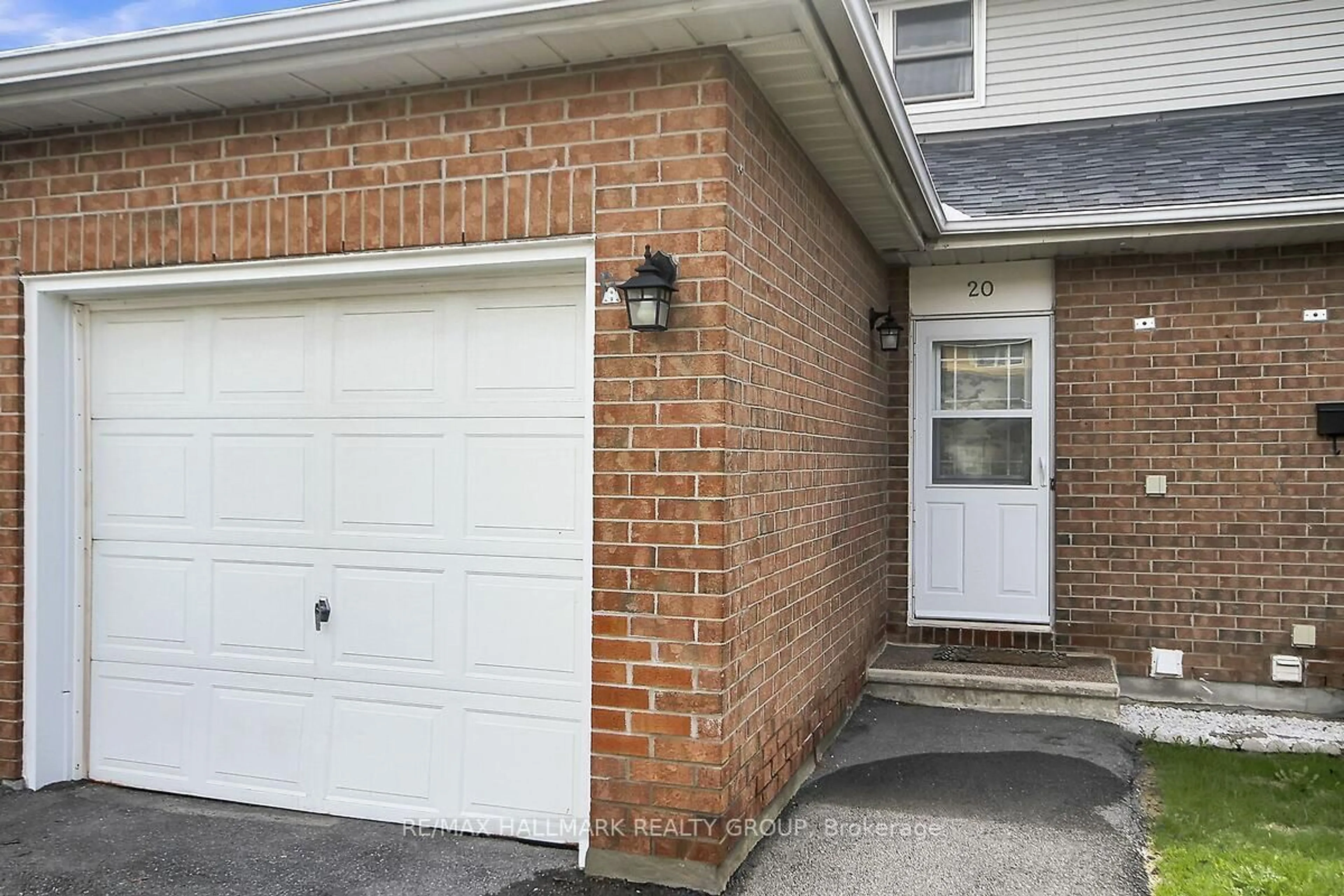 Unknown for 20 Bentbrook Cres, Ottawa Ontario K2J 3X9
