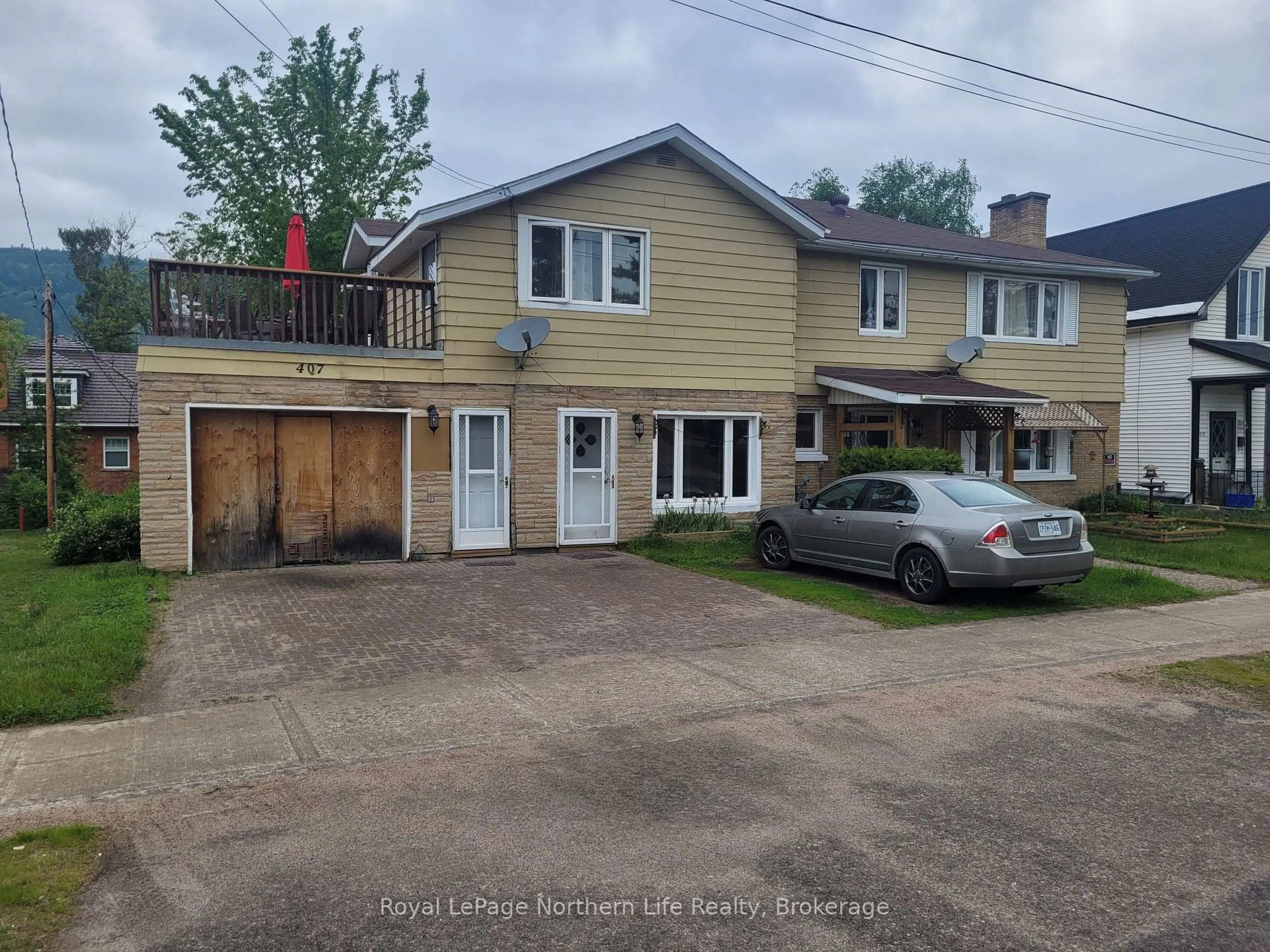 A pic from outside/outdoor area/front of a property/back of a property/a pic from drone, street for 407 VALOIS Dr, Mattawa Ontario P0H 1V0