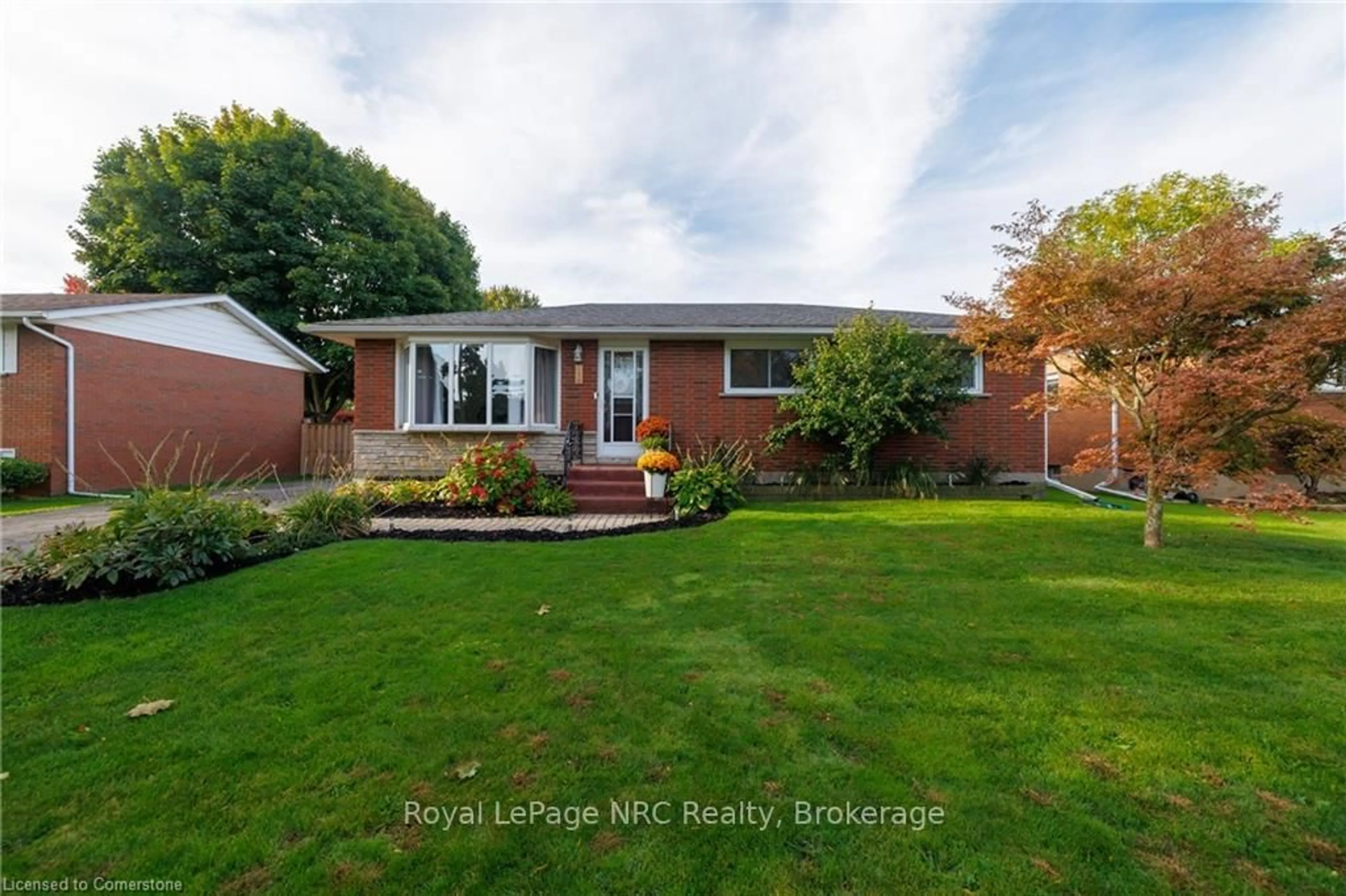 A pic from outside/outdoor area/front of a property/back of a property/a pic from drone, street for 148 Cleary Ave, Haldimand Ontario N1A 1A3