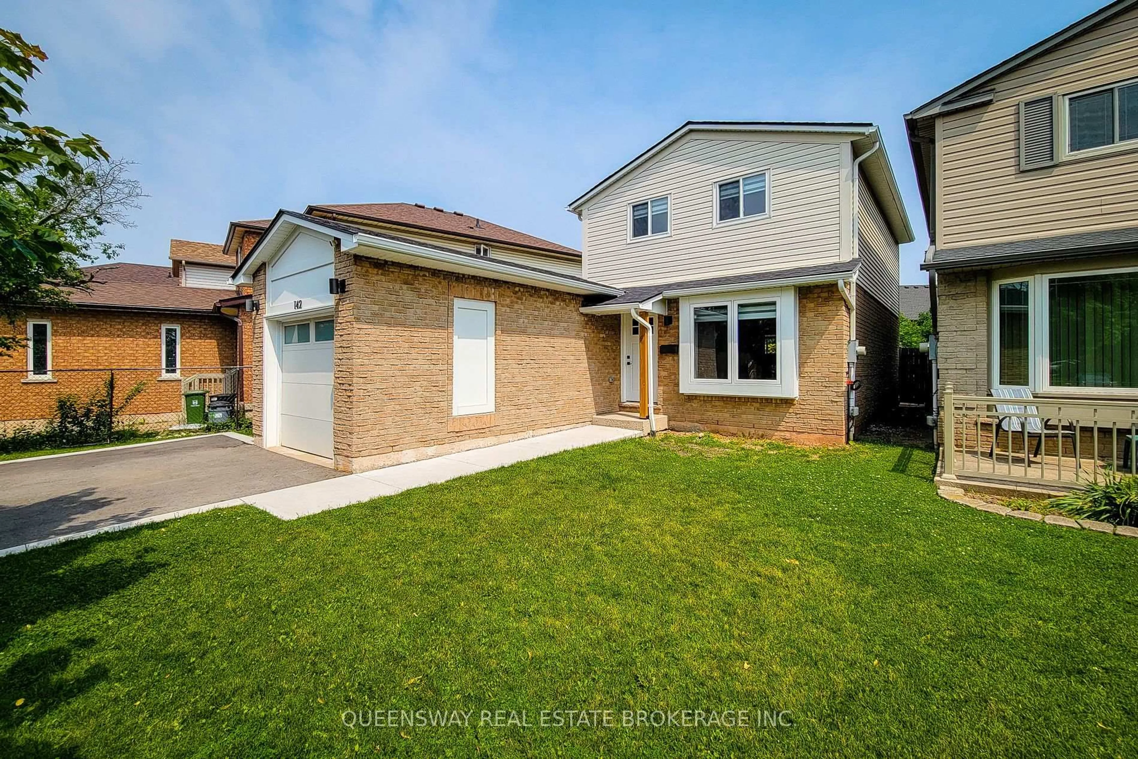 A pic from outside/outdoor area/front of a property/back of a property/a pic from drone, street for 142 Macintosh Dr, Hamilton Ontario L8E 4A4