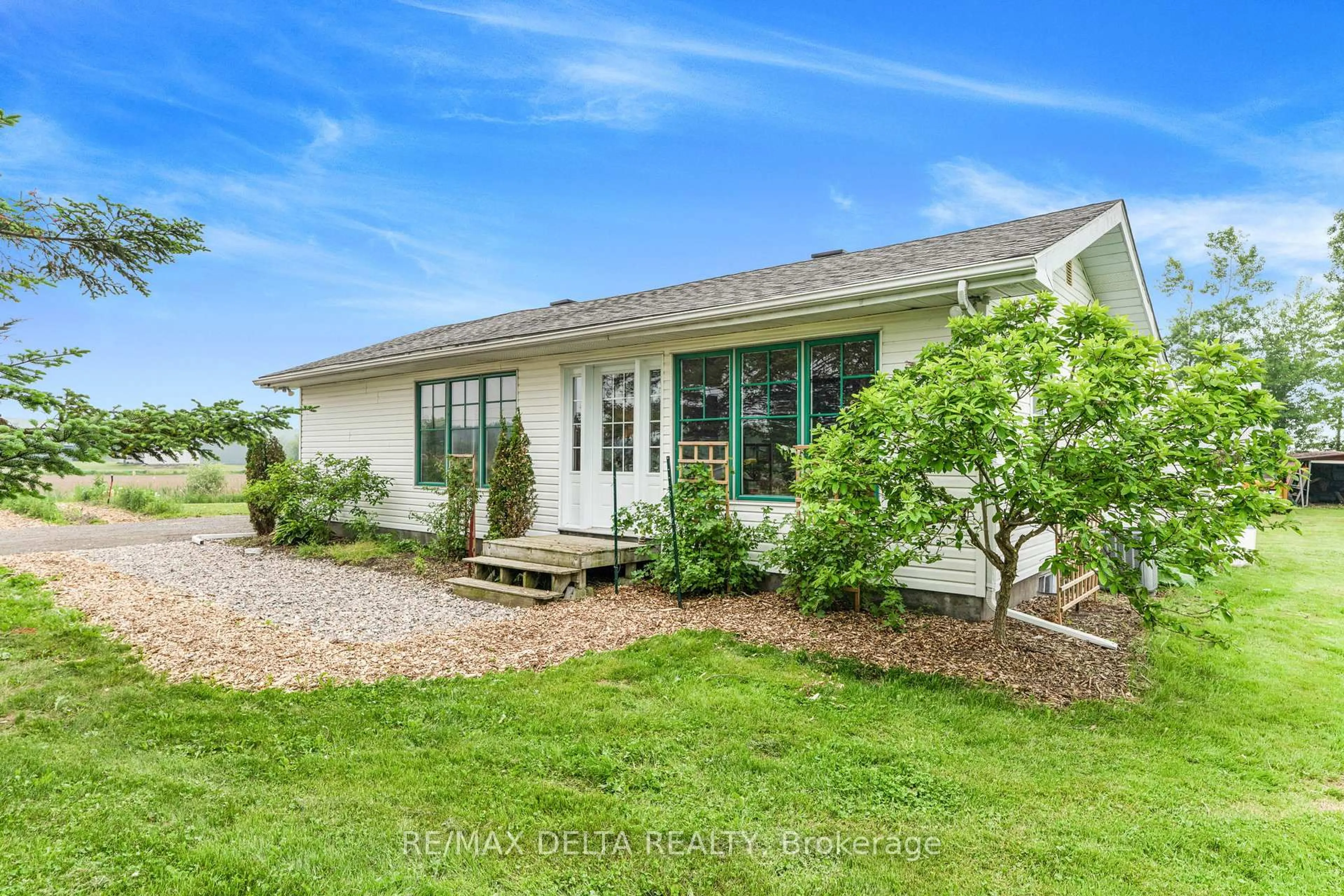 A pic from outside/outdoor area/front of a property/back of a property/a pic from drone, water/lake/river/ocean view for 4062 Drouin Rd, Clarence-Rockland Ontario K0A 1E0