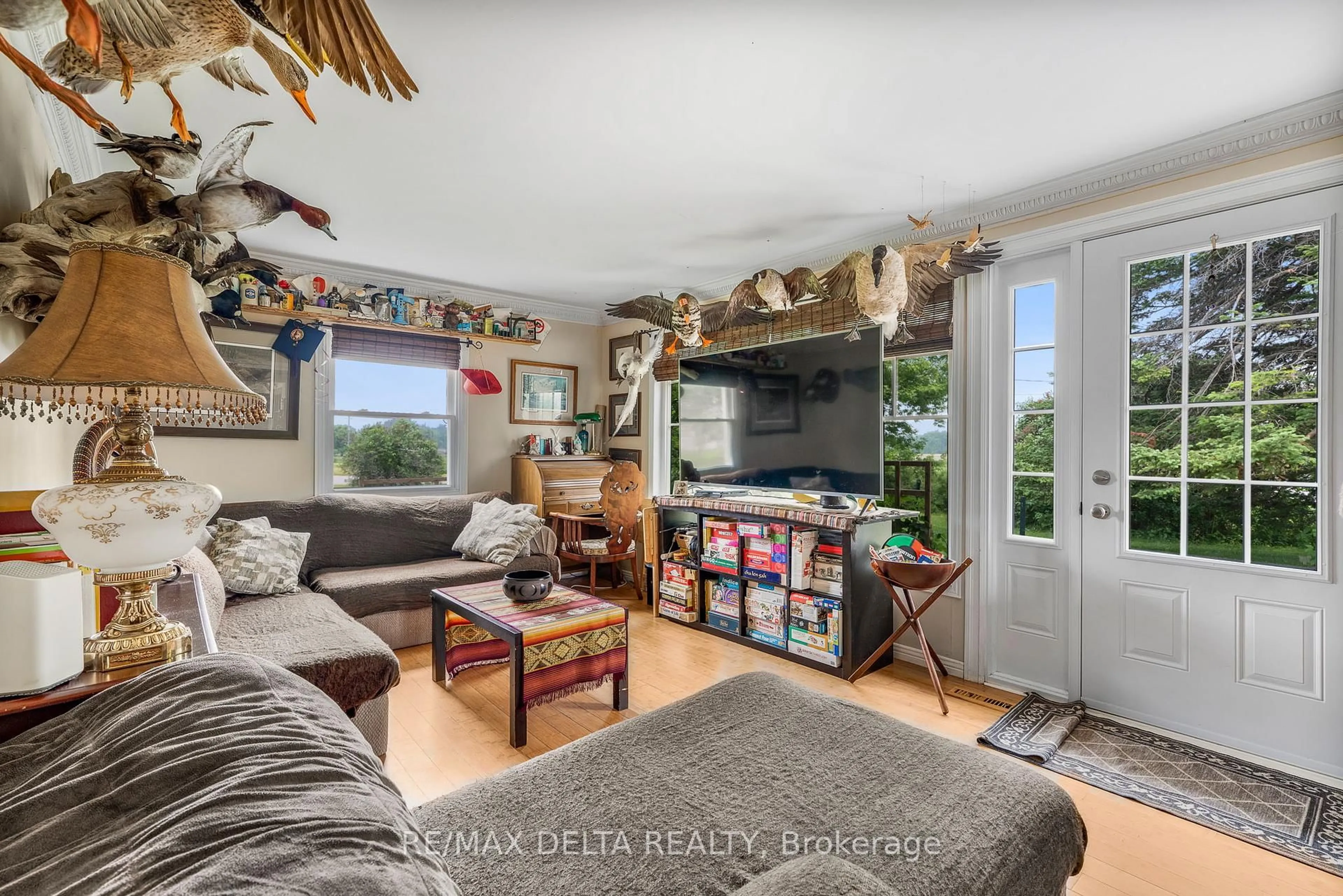 Living room with furniture, unknown for 4062 Drouin Rd, Clarence-Rockland Ontario K0A 1E0