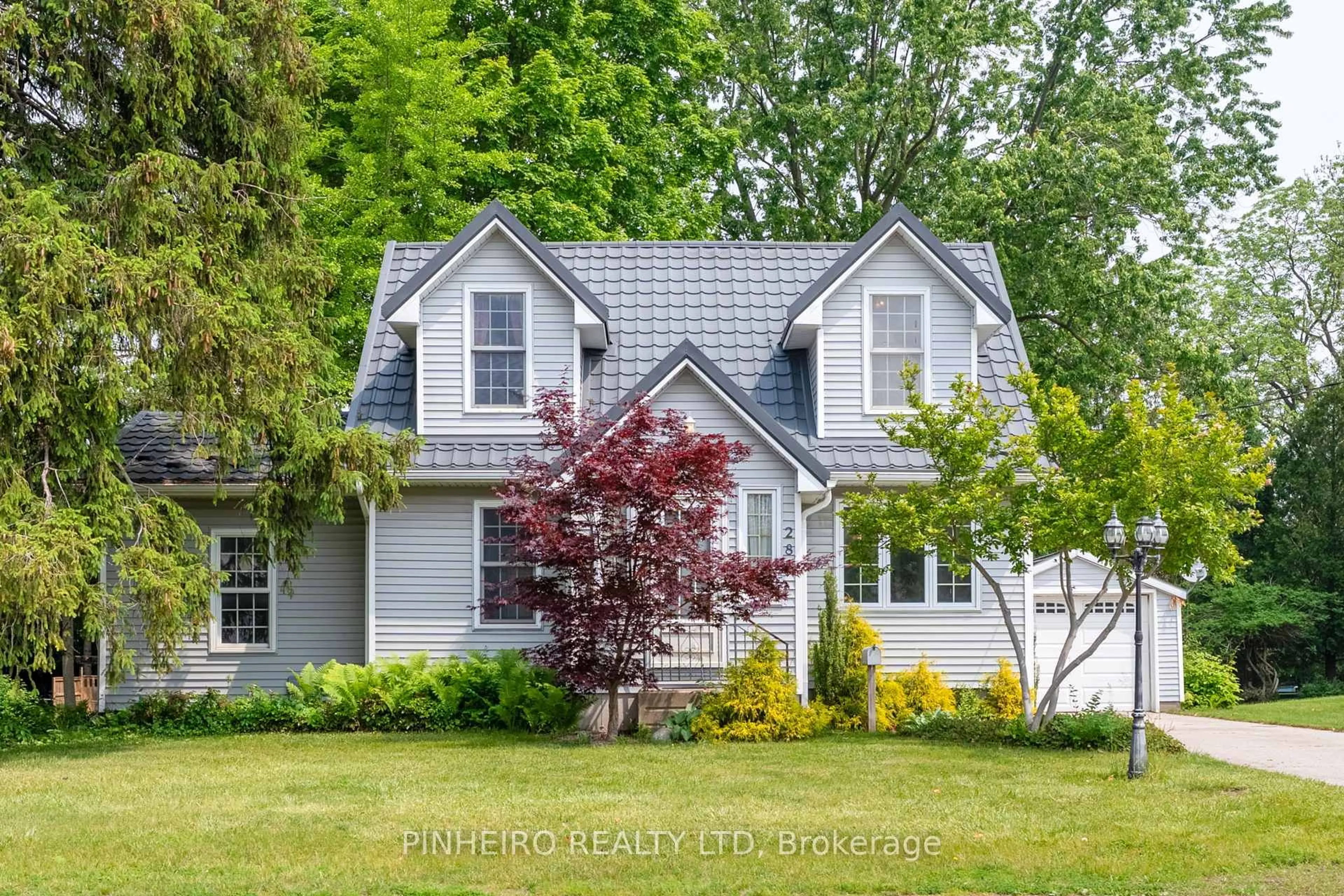 Home with vinyl exterior material, street for 285 Front St, Strathroy-Caradoc Ontario N7G 1Z2