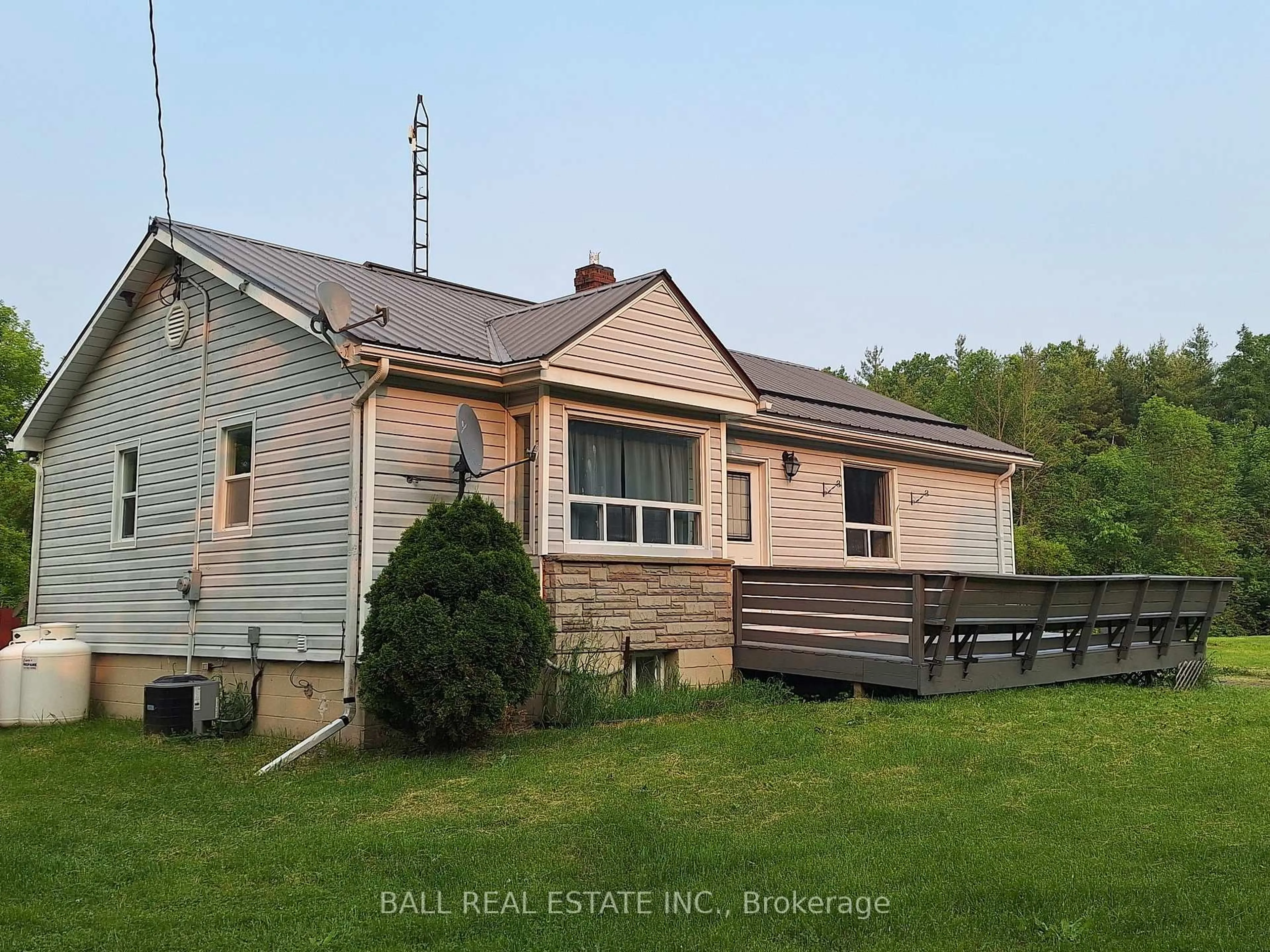 A pic from outside/outdoor area/front of a property/back of a property/a pic from drone, building for 87 Blairton Rd, Havelock-Belmont-Methuen Ontario K0L 1Z0