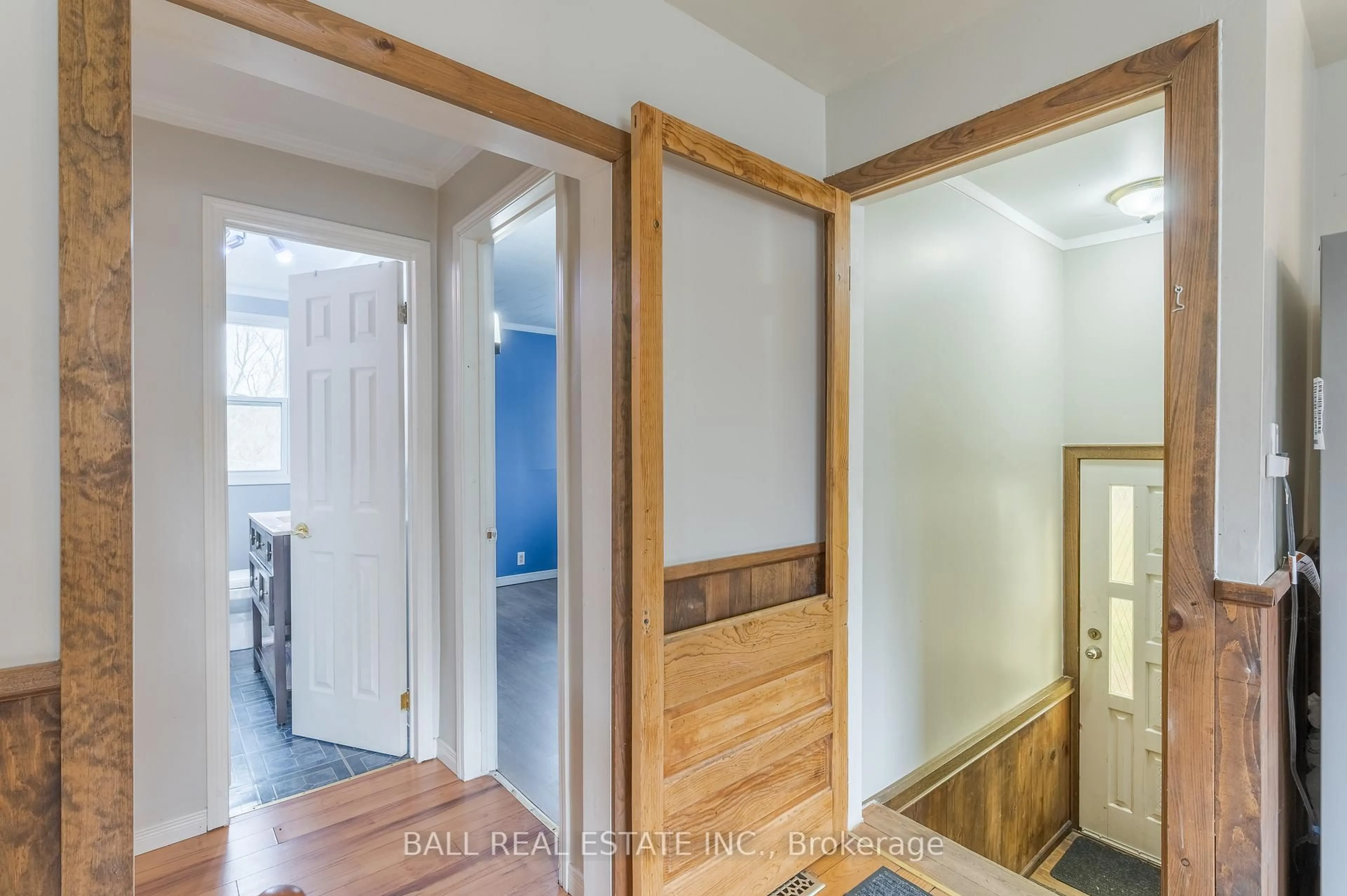 Indoor entryway for 87 Blairton Rd, Havelock-Belmont-Methuen Ontario K0L 1Z0