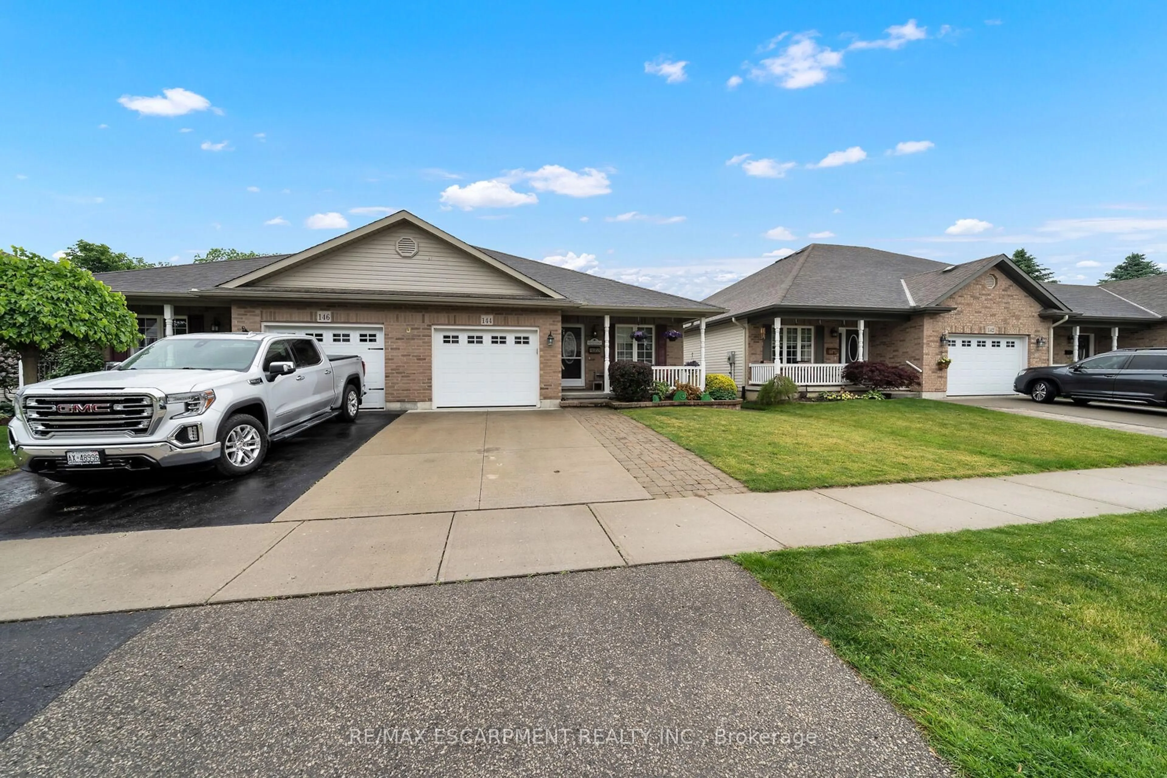 Home with vinyl exterior material, street for 144 Forest St, Haldimand Ontario N1A 1C1