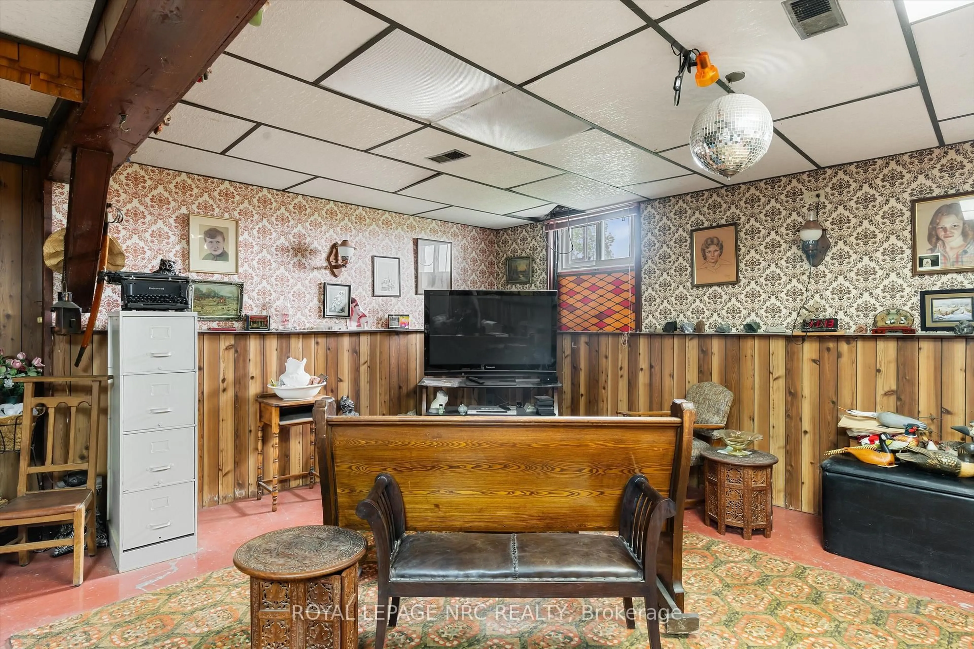 Lobby for 1604 Concession 1 Rd, Niagara-on-the-Lake Ontario L0S 1J0