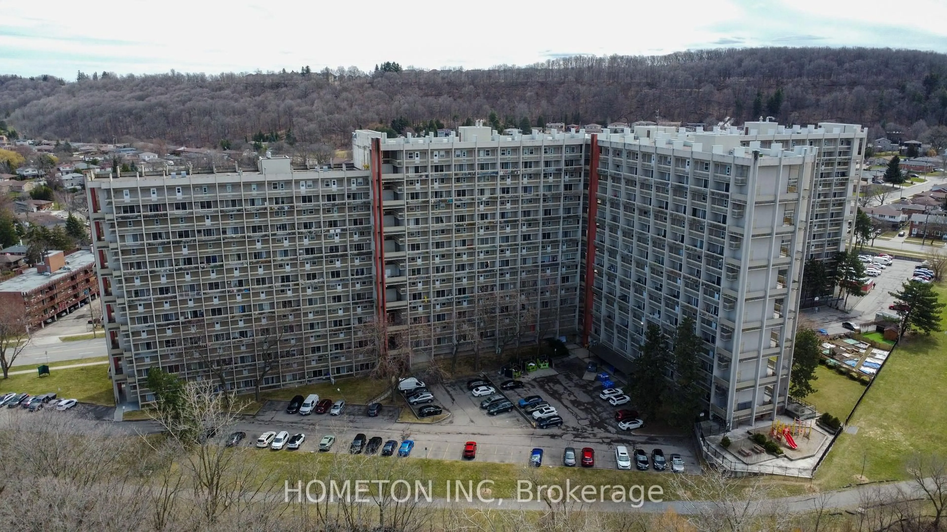A pic from outside/outdoor area/front of a property/back of a property/a pic from drone, building for 350 Quigley Rd #831, Hamilton Ontario L8K 5N2