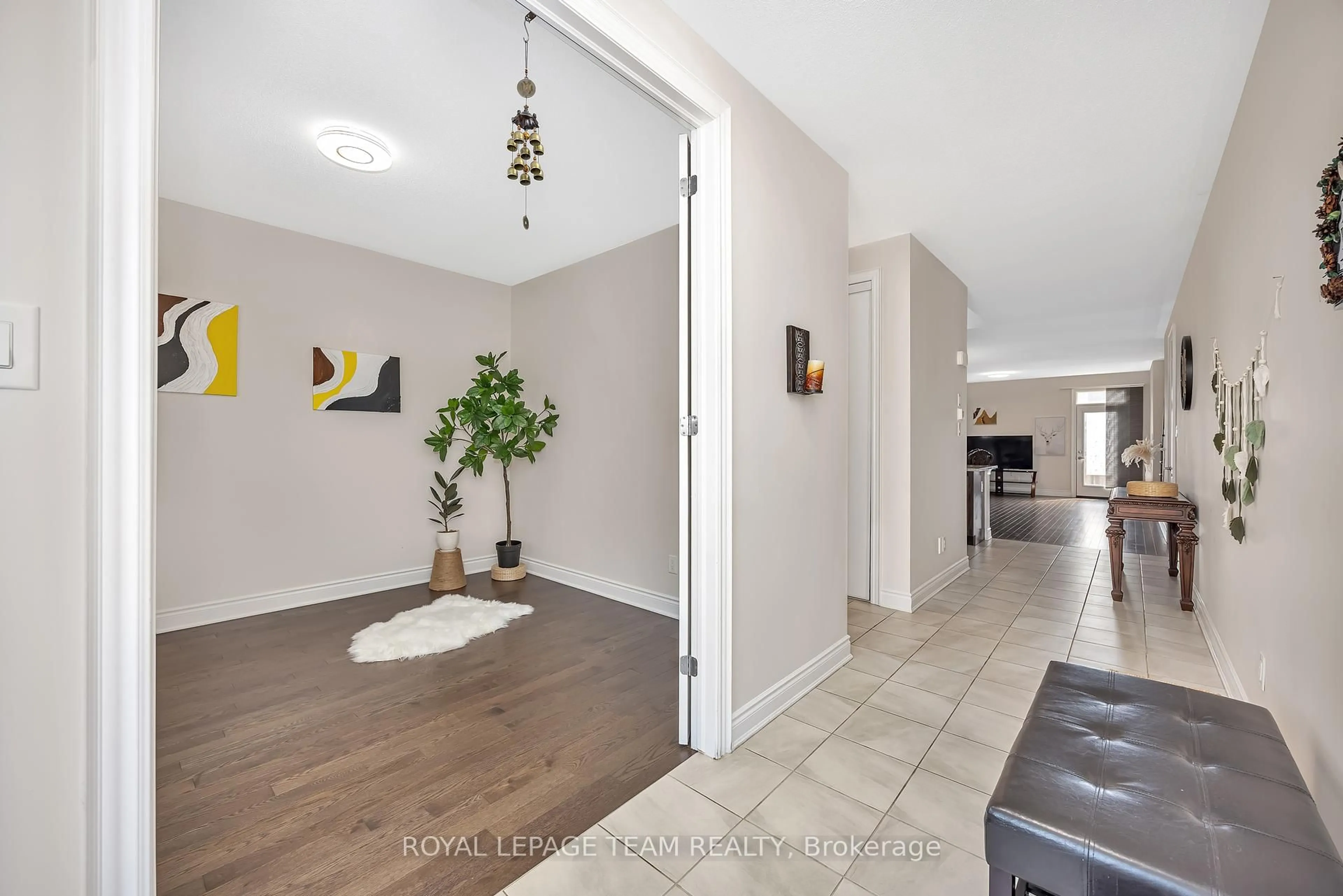 Indoor entryway for 3243 Harvester Cres, North Grenville Ontario K0G 1J0