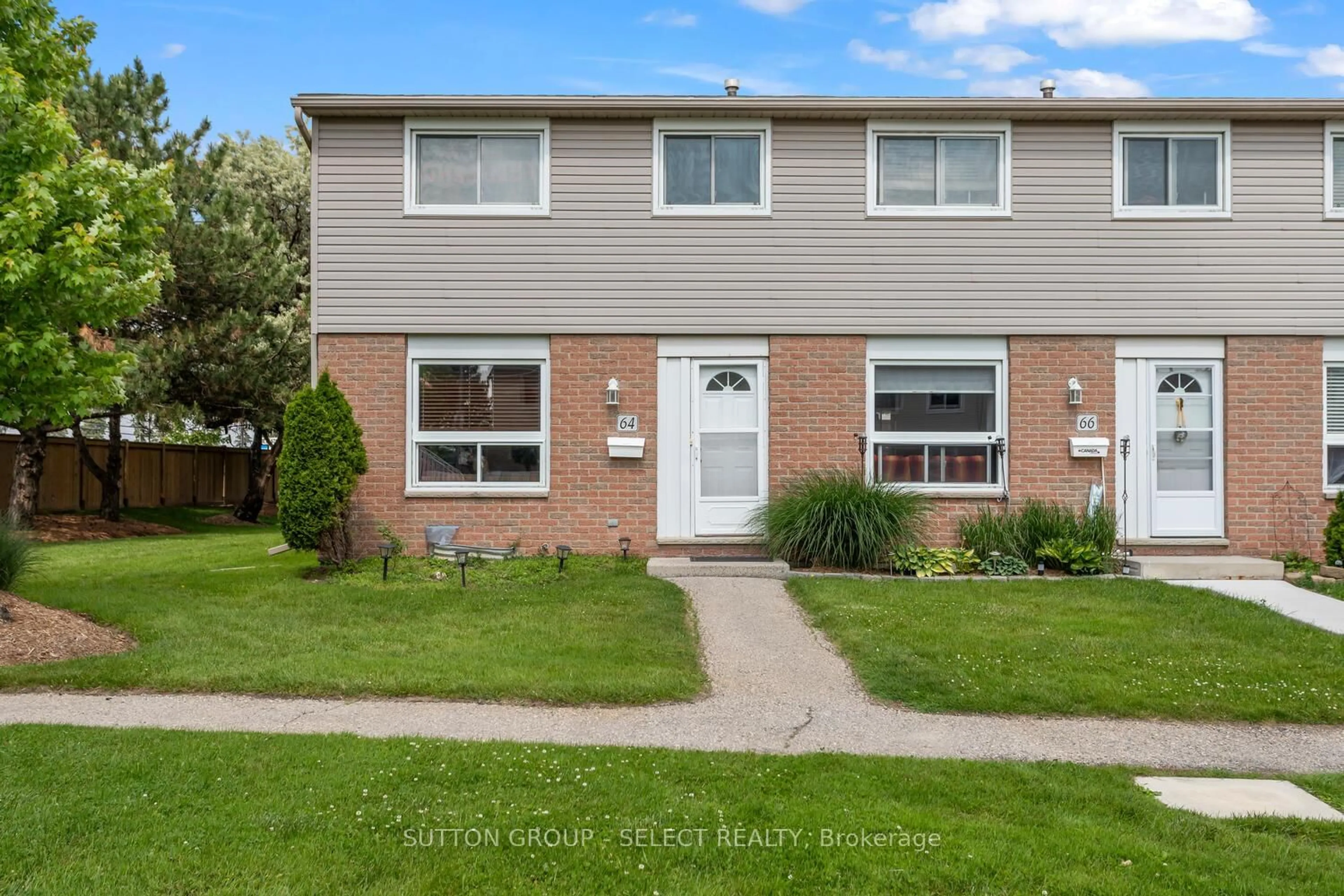 Home with vinyl exterior material, street for 40 TIFFANY Dr #64, London East Ontario N5V 3N3