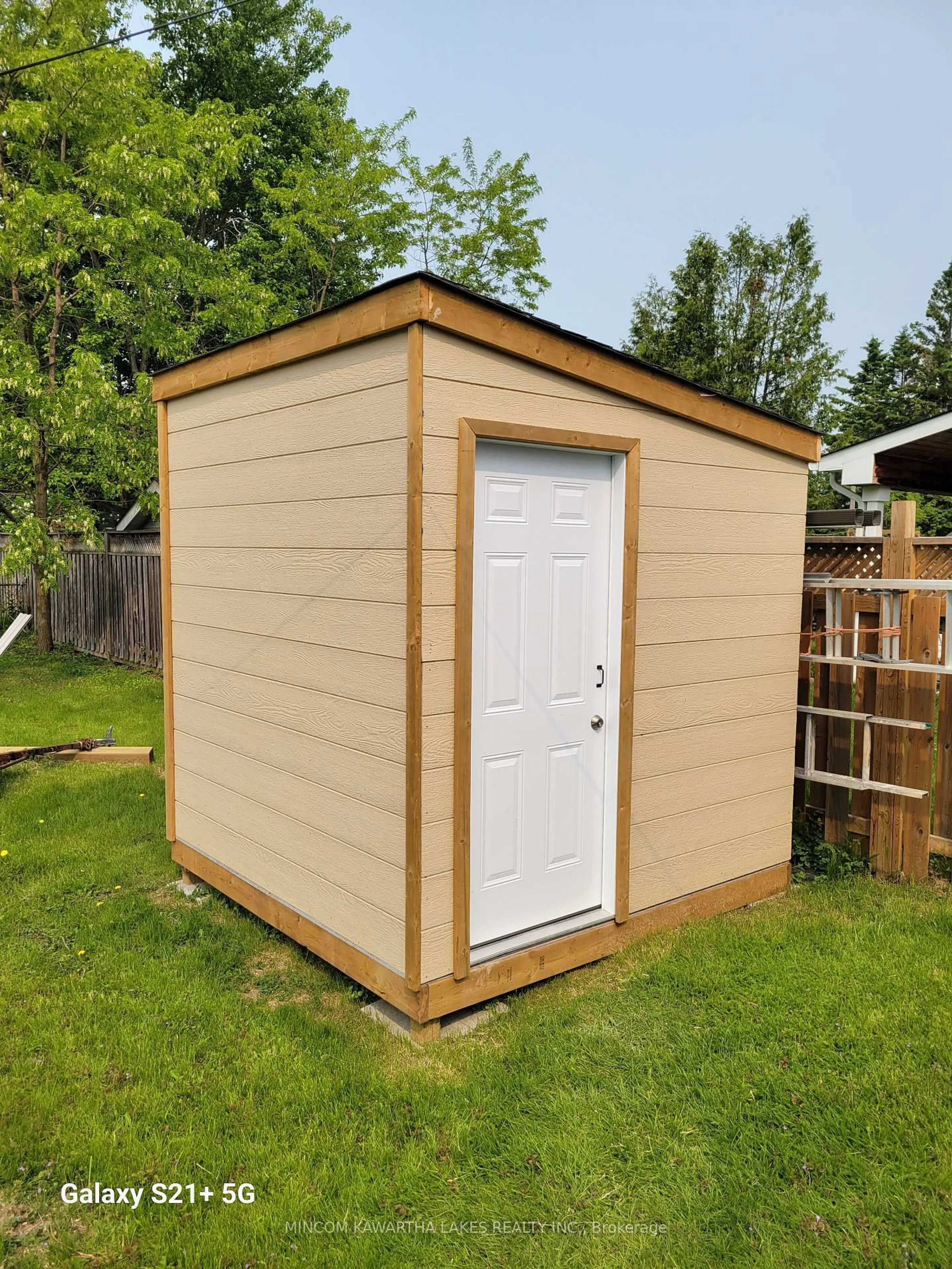 Shed for 889 Western Ave, Peterborough Central Ontario K9J 5W1