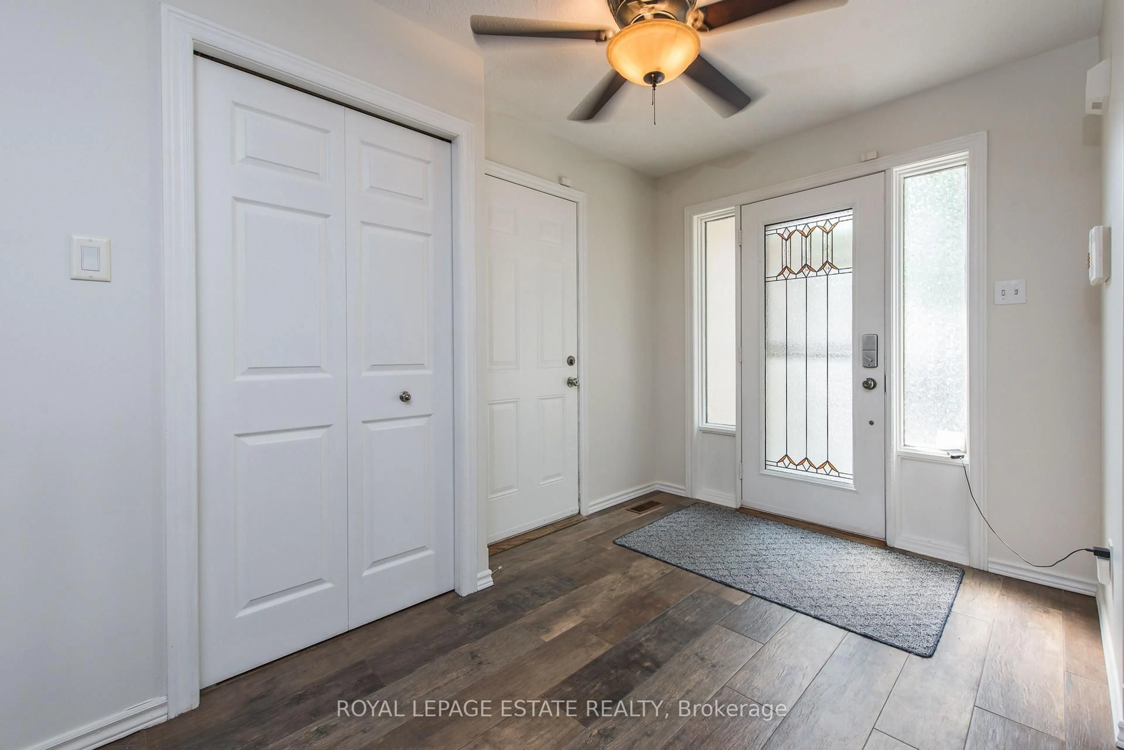 Indoor entryway for 37 Brooklyn Ave, Brantford Ontario N3T 1B5
