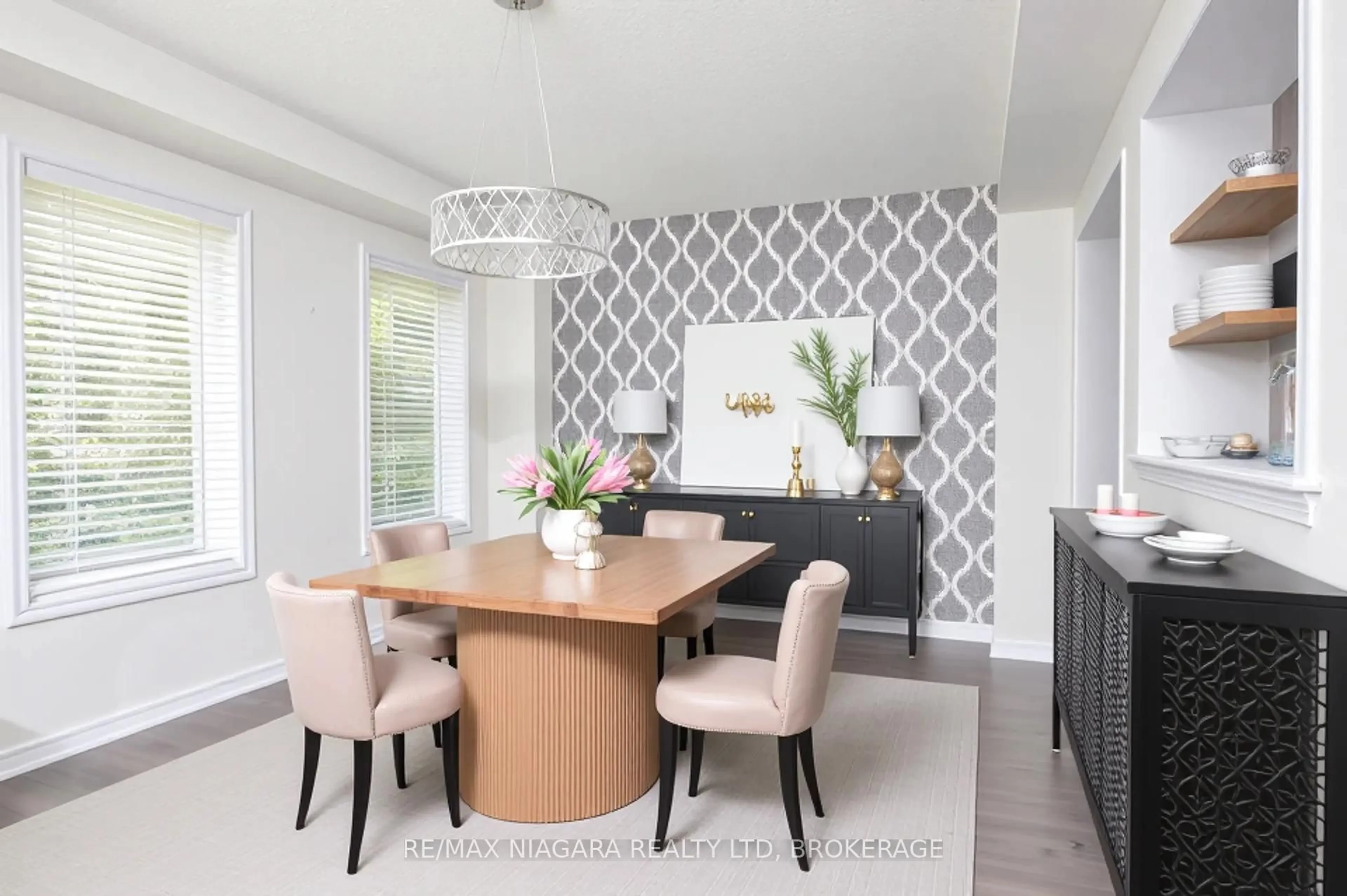 Dining room, unknown for 8573 Sweet Chestnut Dr, Niagara Falls Ontario L2H 0N1