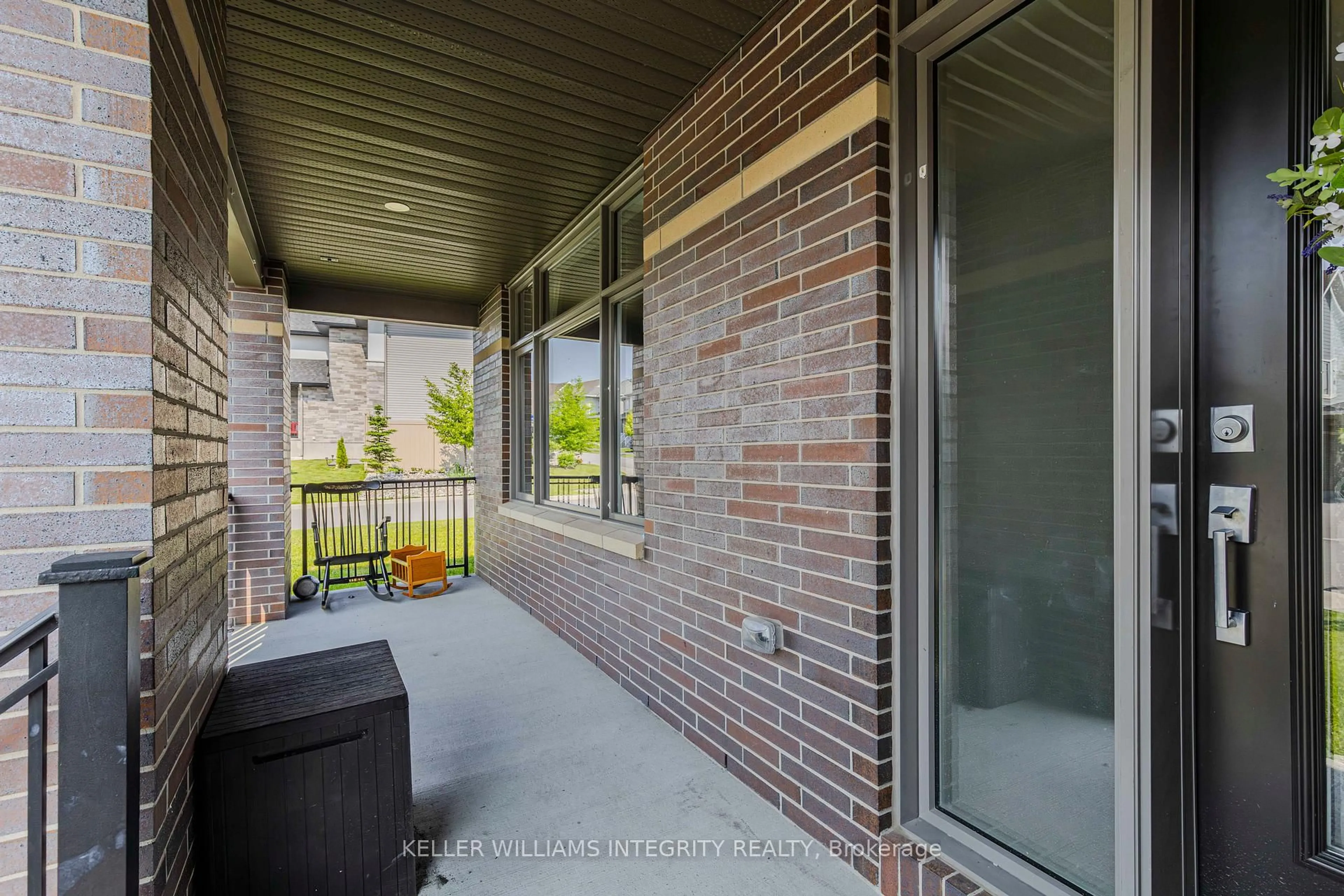 Patio, street for 131 Escarpment Cres, Ottawa Ontario K2T 0L8