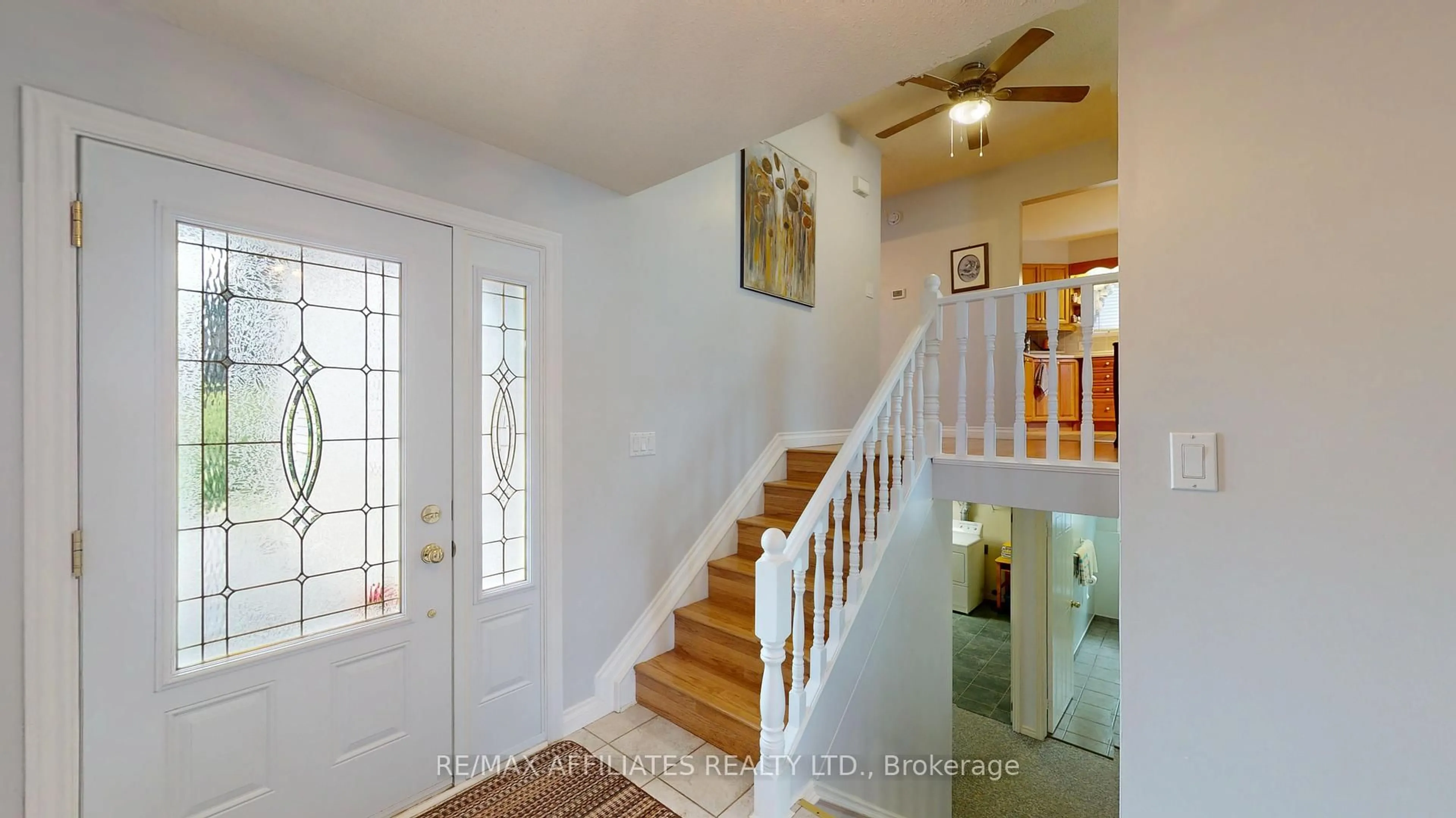 Indoor entryway for 57 Cambridge Cres, Brockville Ontario K6V 6L7