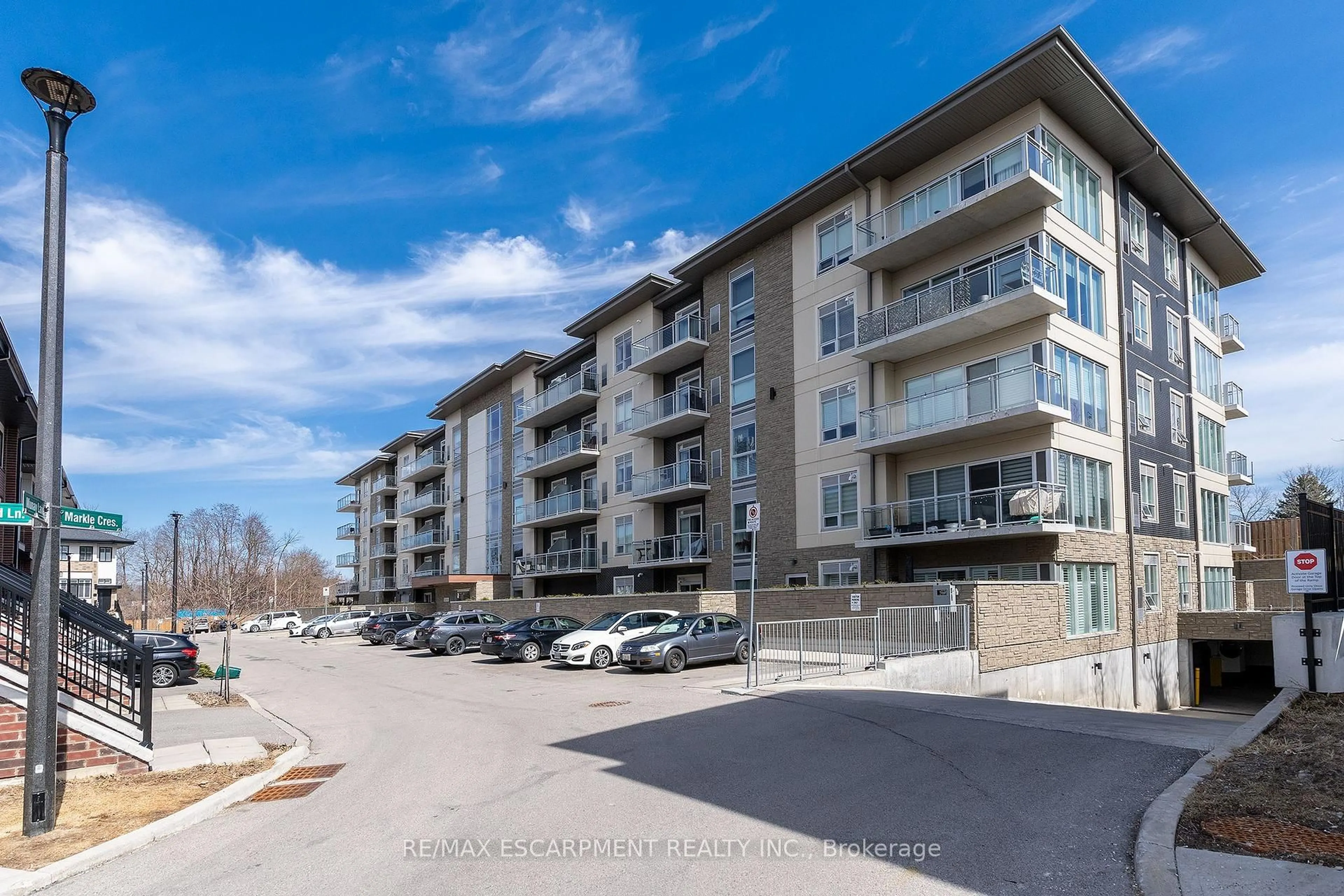 A pic from outside/outdoor area/front of a property/back of a property/a pic from drone, unknown for 16 Markle Cres #211, Hamilton Ontario L9G 0H4