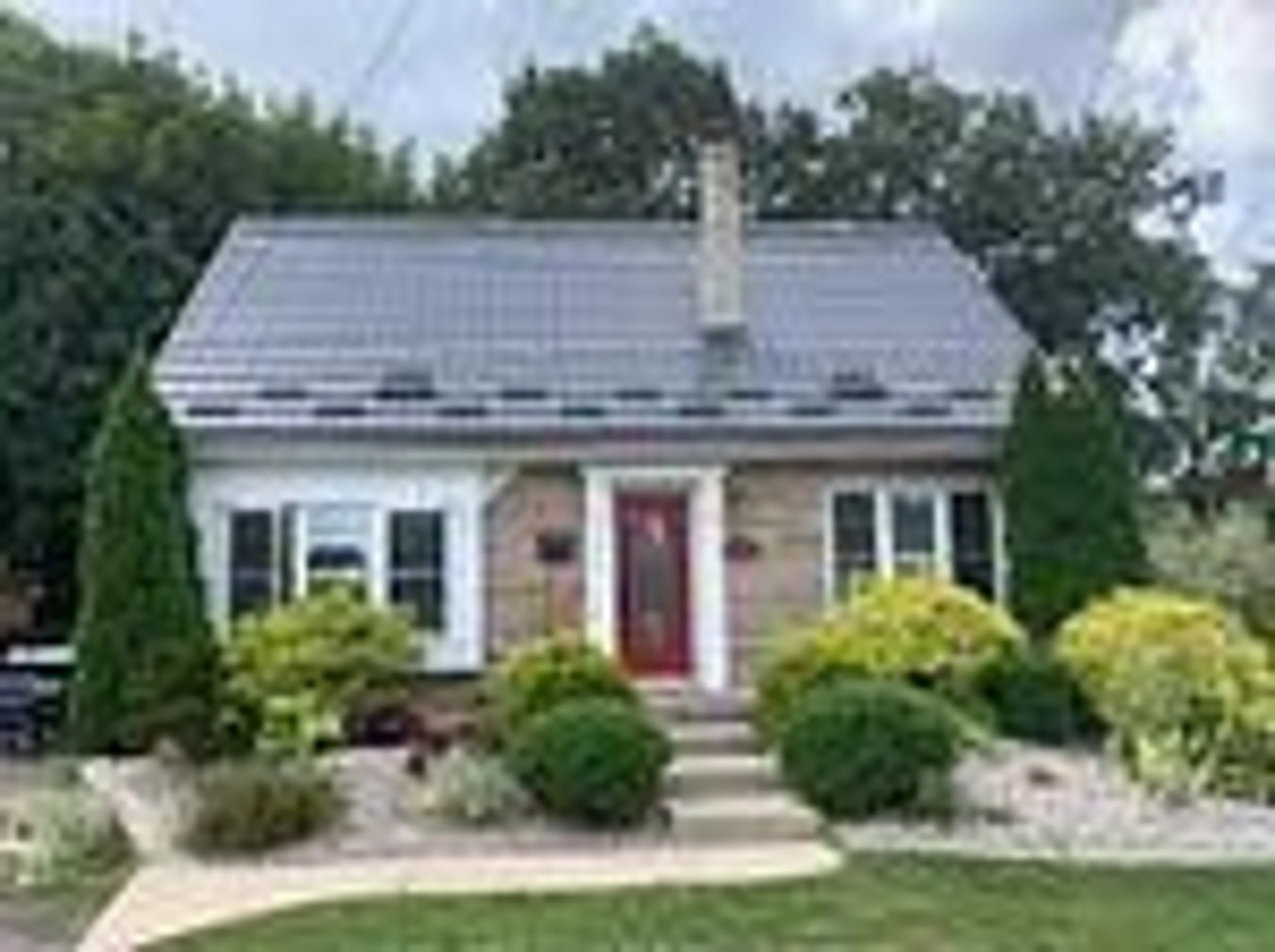 Home with vinyl exterior material, street for 22 Bevan Crt, Hamilton Ontario L8K 4R1