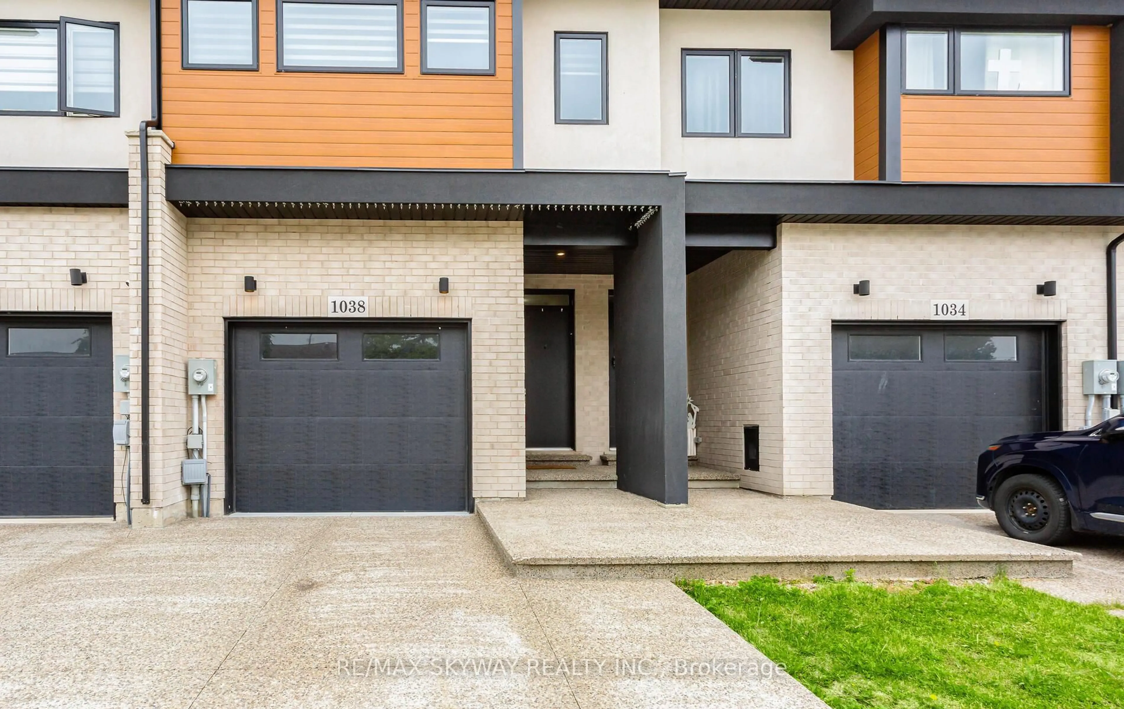 Home with brick exterior material, street for 1038 Hansler Rd, Welland Ontario L3C 7H7