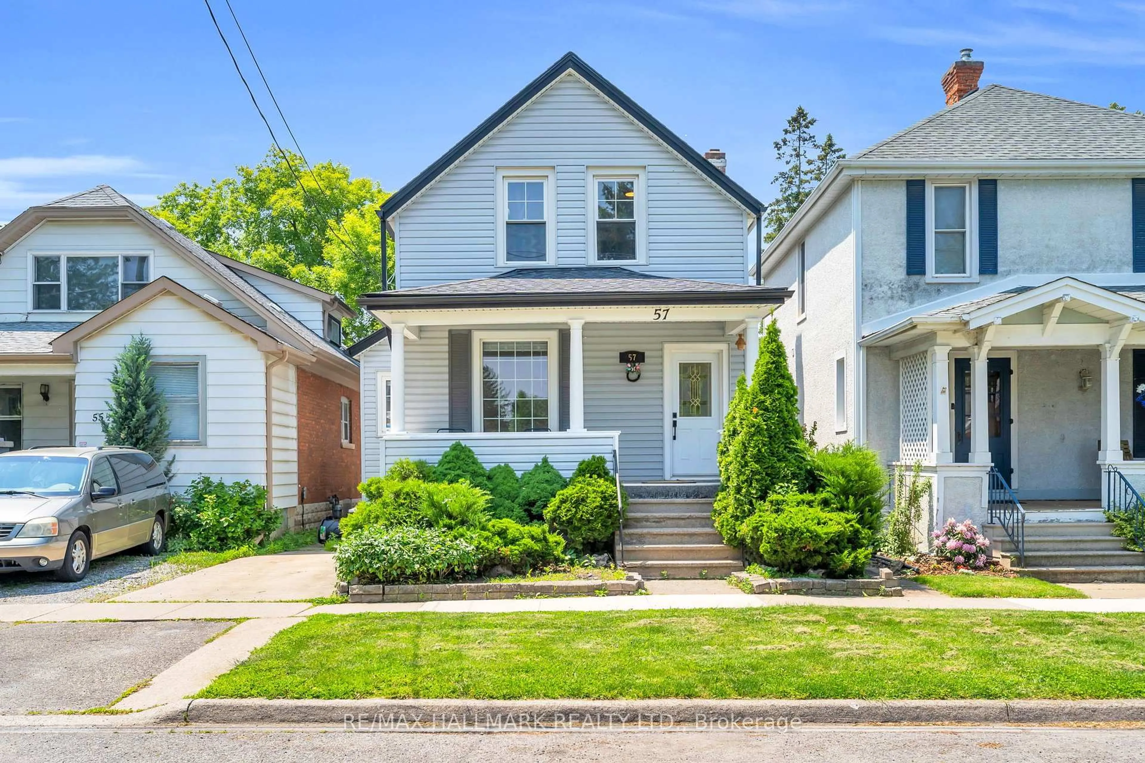 Home with vinyl exterior material, street for 57 Henry St, St. Catharines Ontario L2R 5T7