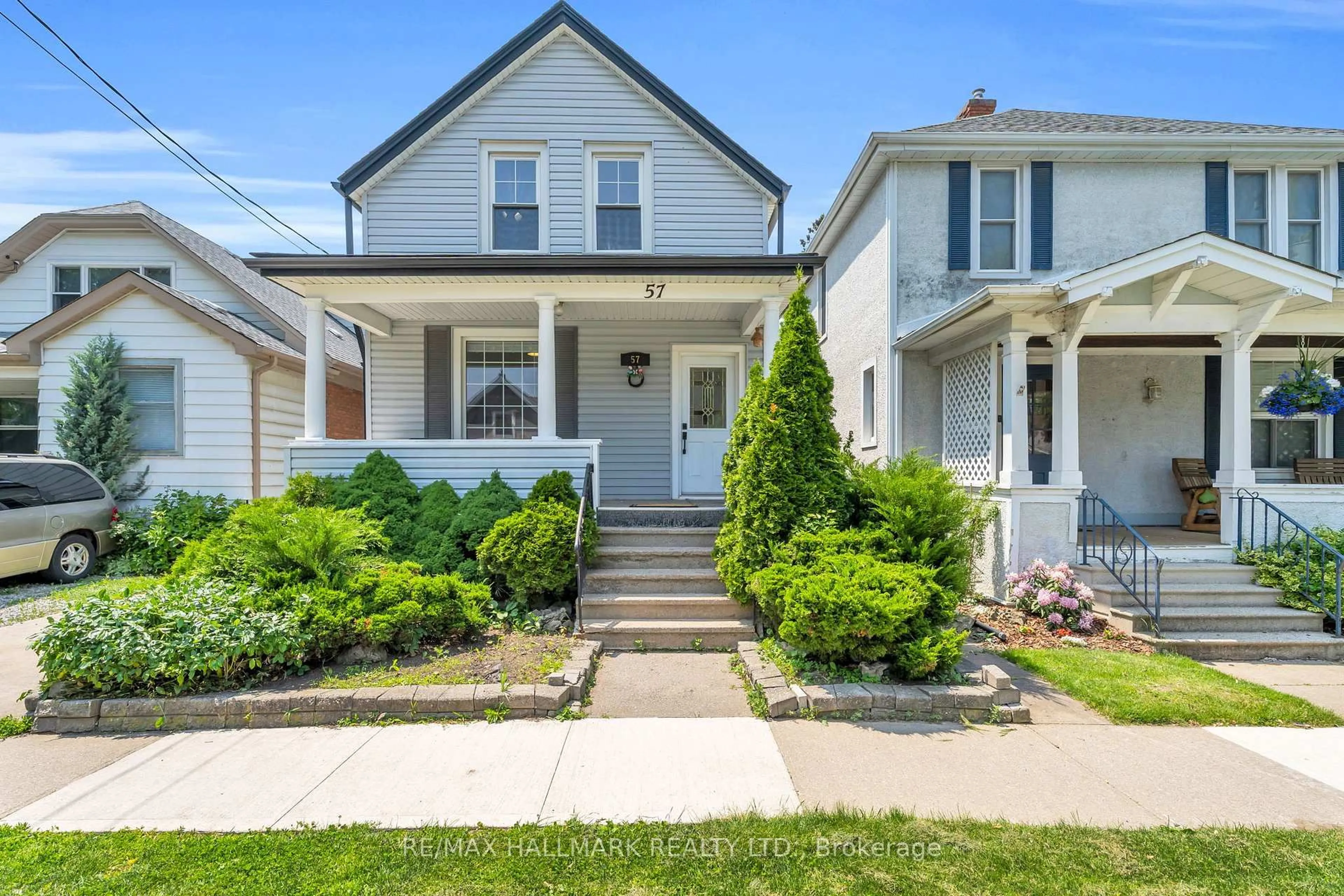 Home with vinyl exterior material, street for 57 Henry St, St. Catharines Ontario L2R 5T7