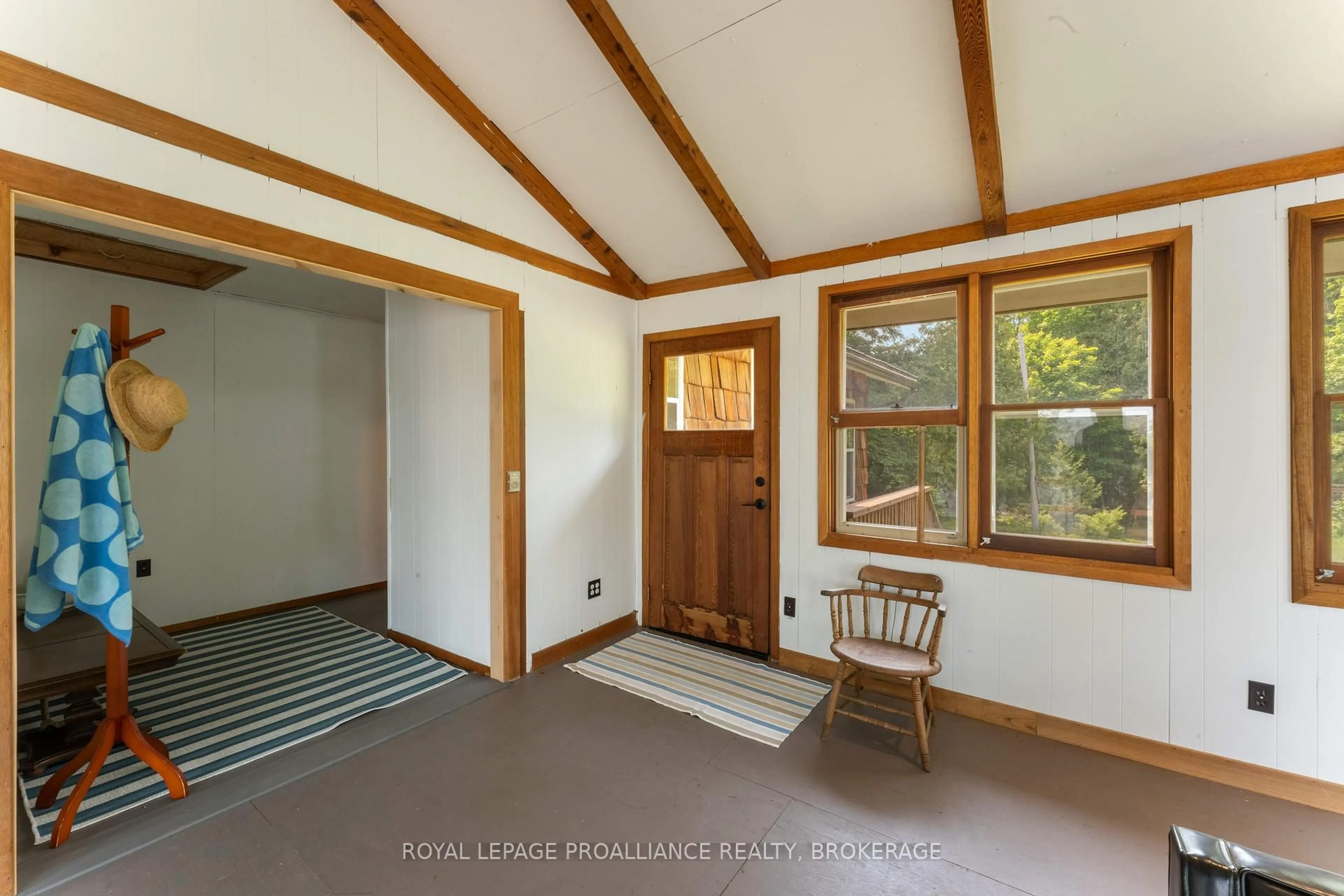 Indoor entryway for 4627 Carrying Place Rd, Seeley's Bay Ontario K0H 2N0