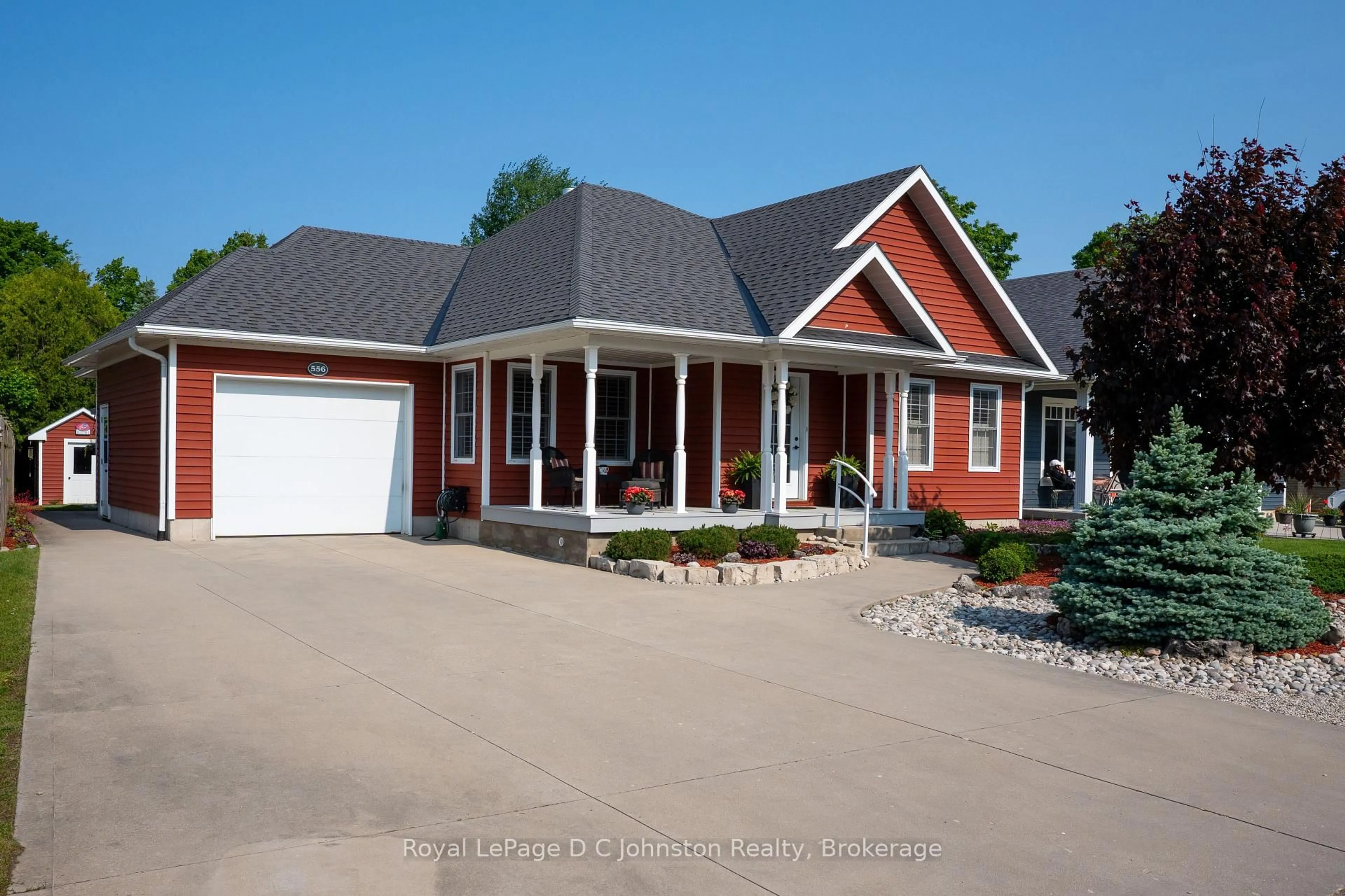 Home with vinyl exterior material, street for 556 Meadow Lane, Saugeen Shores Ontario N0H 2L0