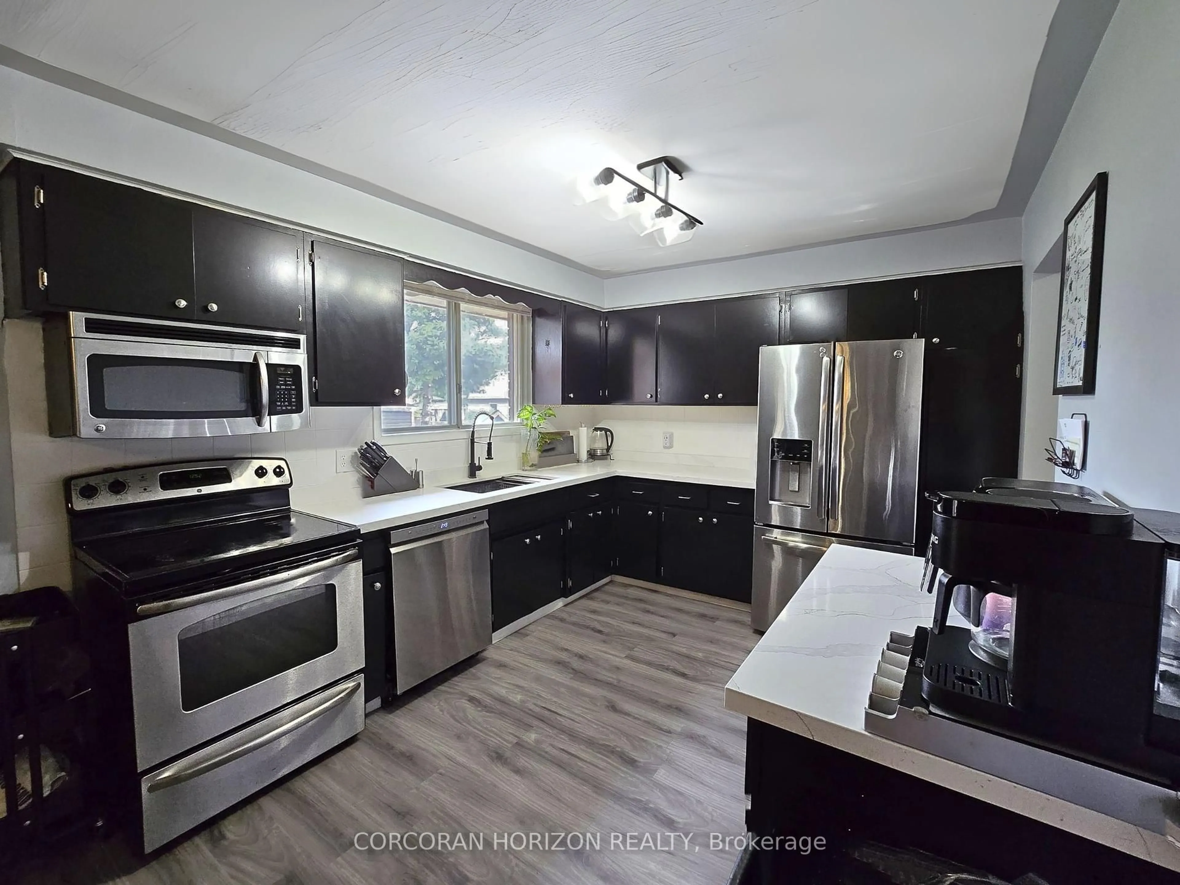 Open concept kitchen, unknown for 320 Country Hill Dr, Kitchener Ontario N2E 2C2