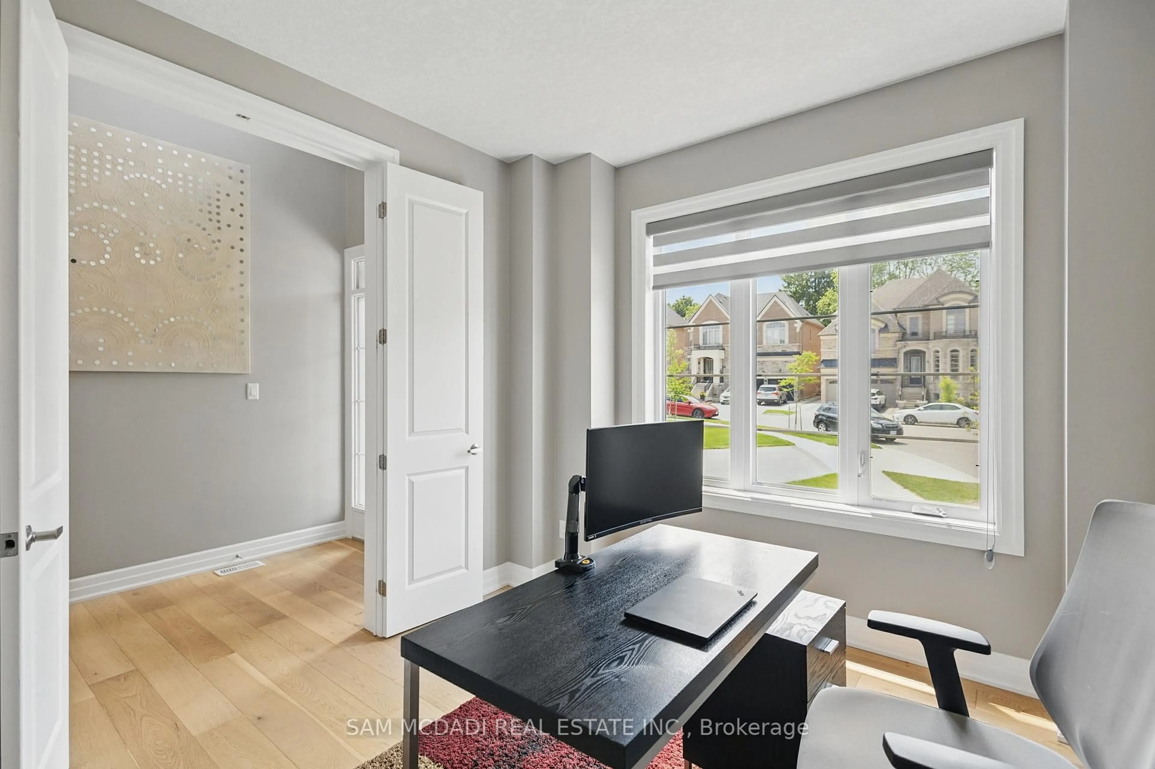 A pic of a room for 920 Pondcliffe Dr, Kitchener Ontario N2R 0M9